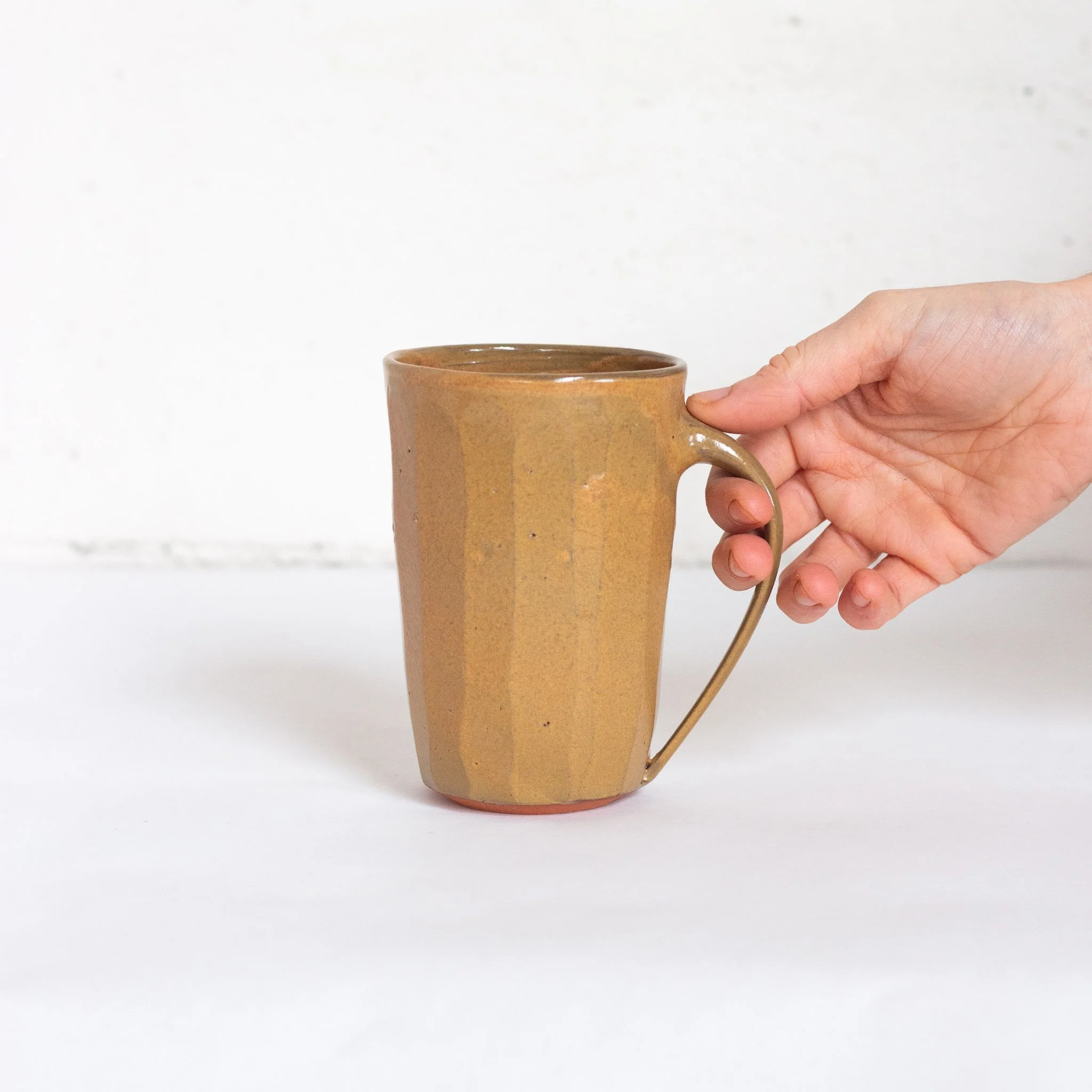 IMG_9734 MUG L jaune.jpg