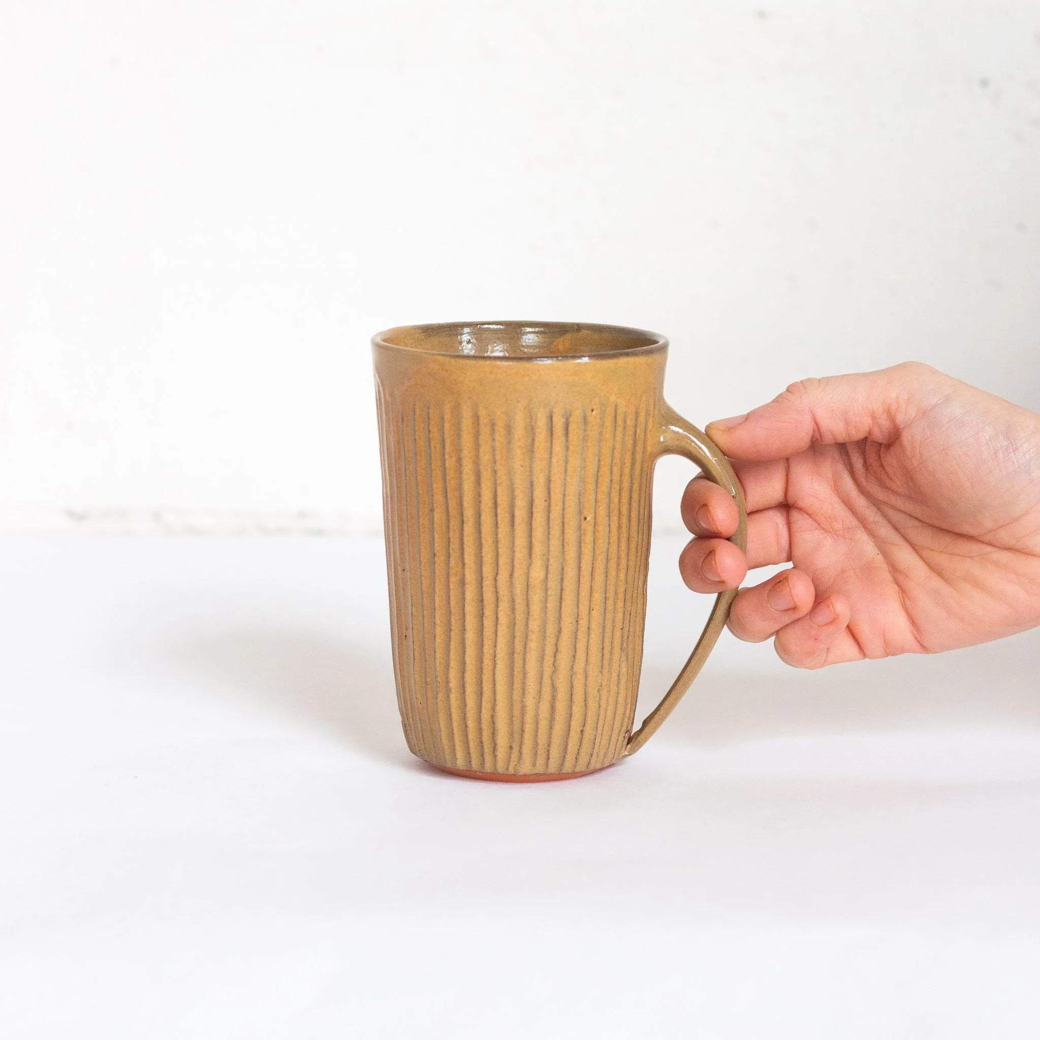 IMG_9729 MUG L jaune.jpg