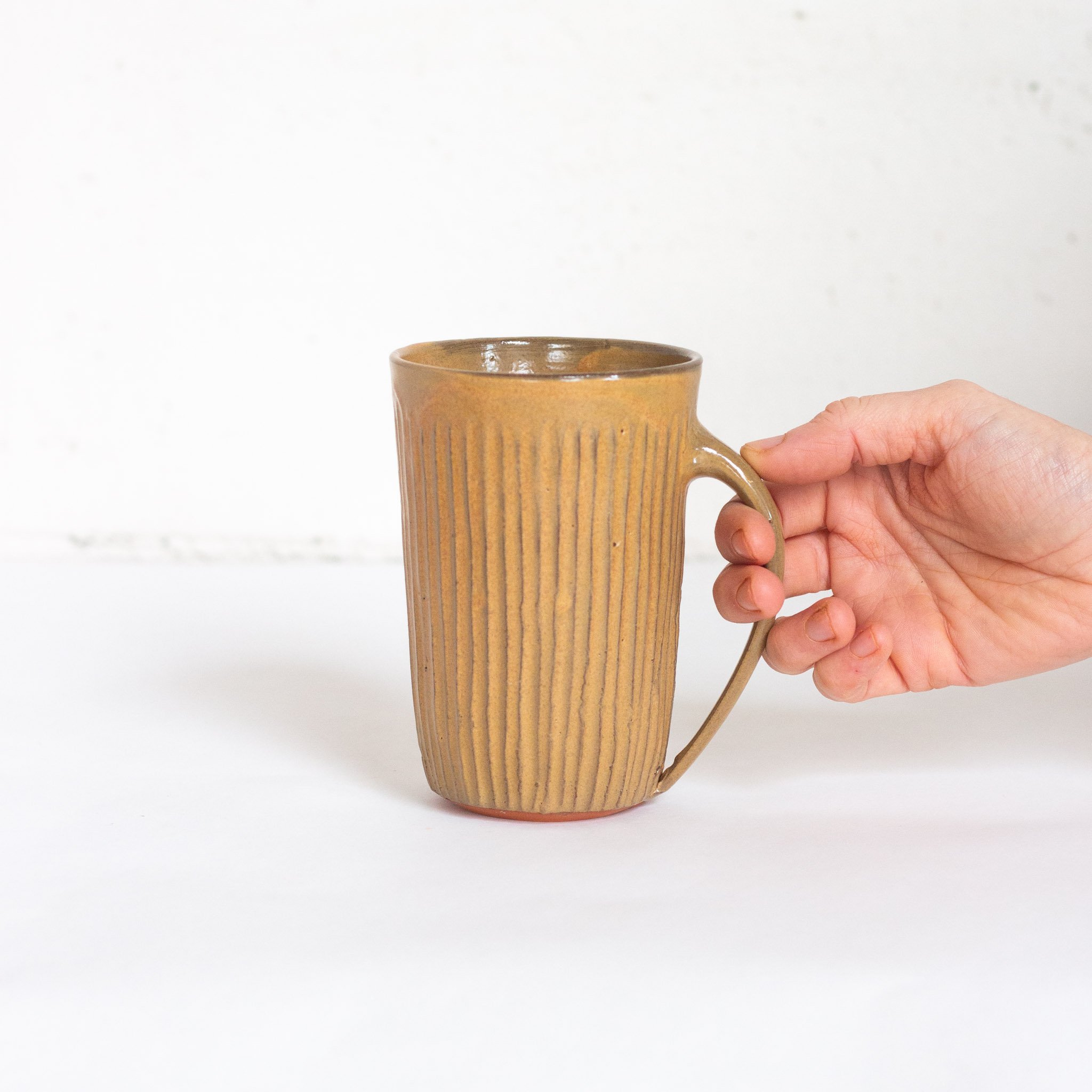 IMG_9729 MUG L jaune.jpg