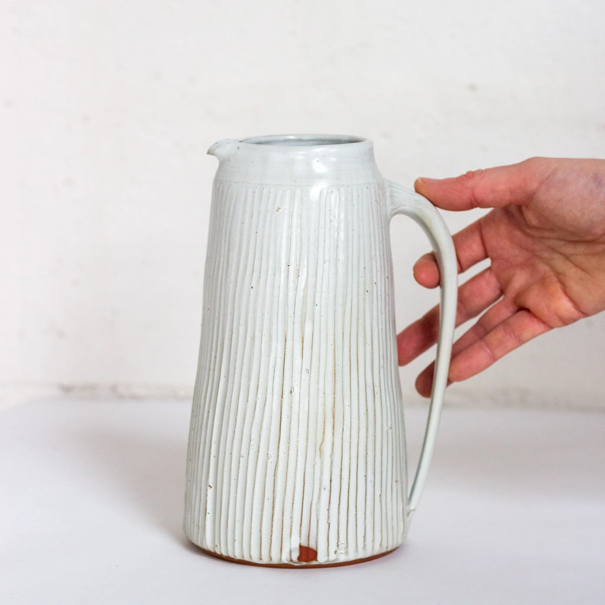 IMG_0054 pichet rainures blanc.jpg
