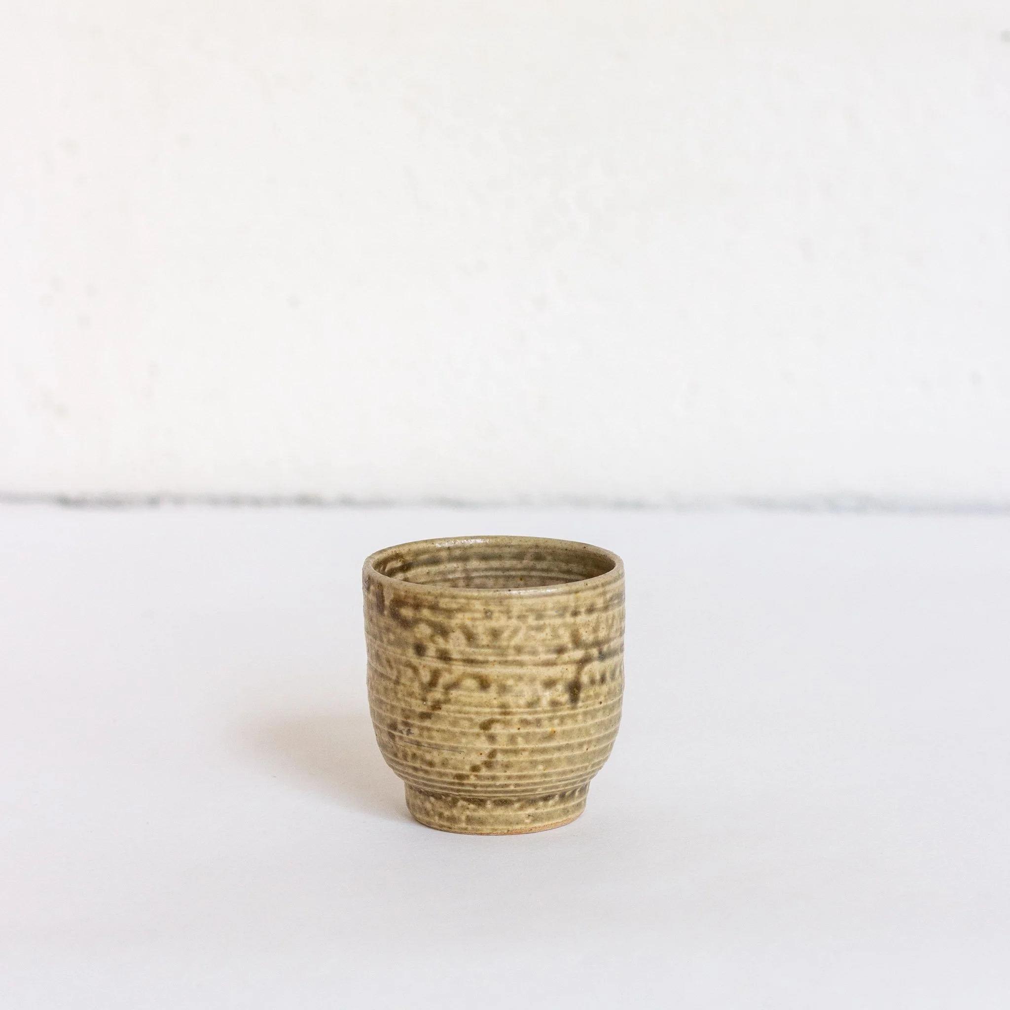 IMG_9588 petite tasse a thé beige.jpg