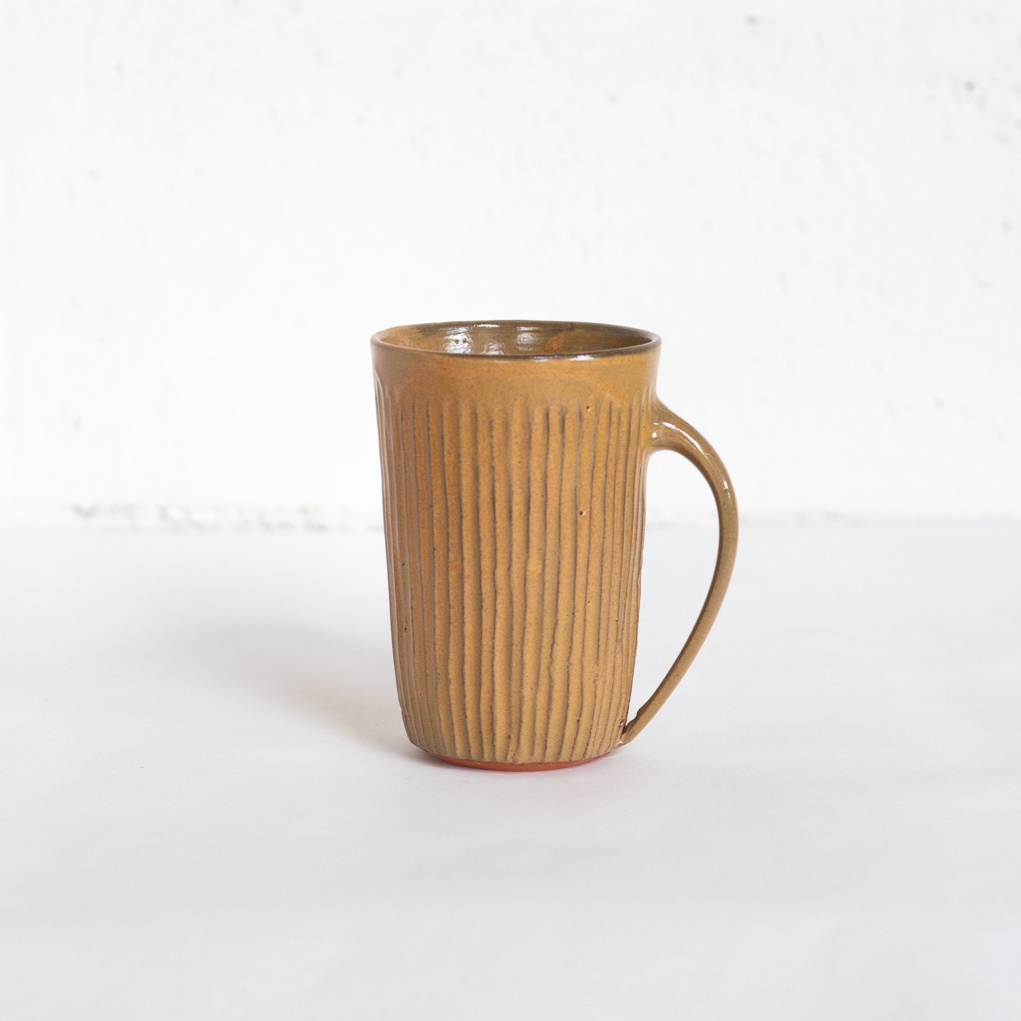 IMG_9728 MUG L jaune.jpg