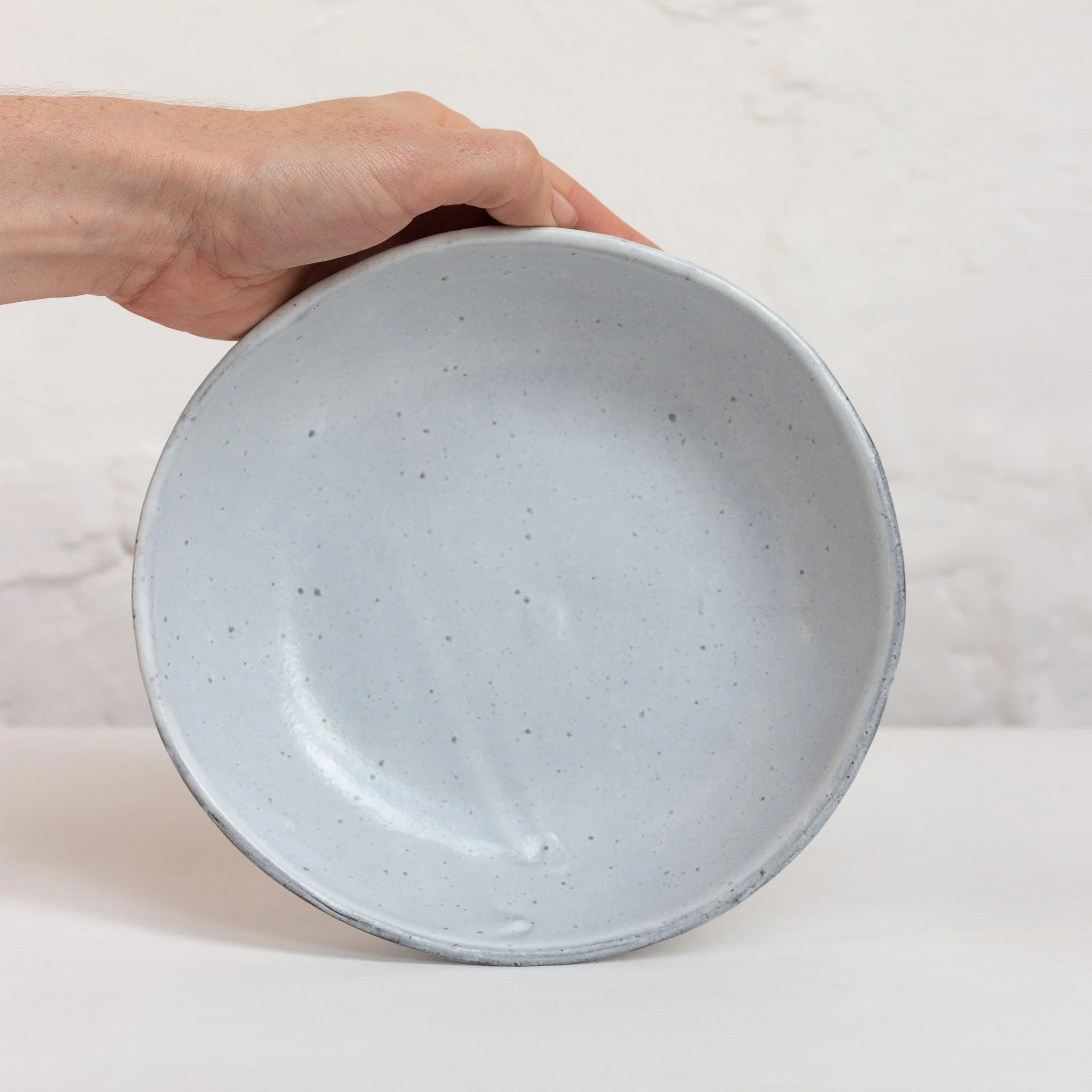 ASSIETTE CREUSE_BLANC MOUCHETÉ 2.jpg