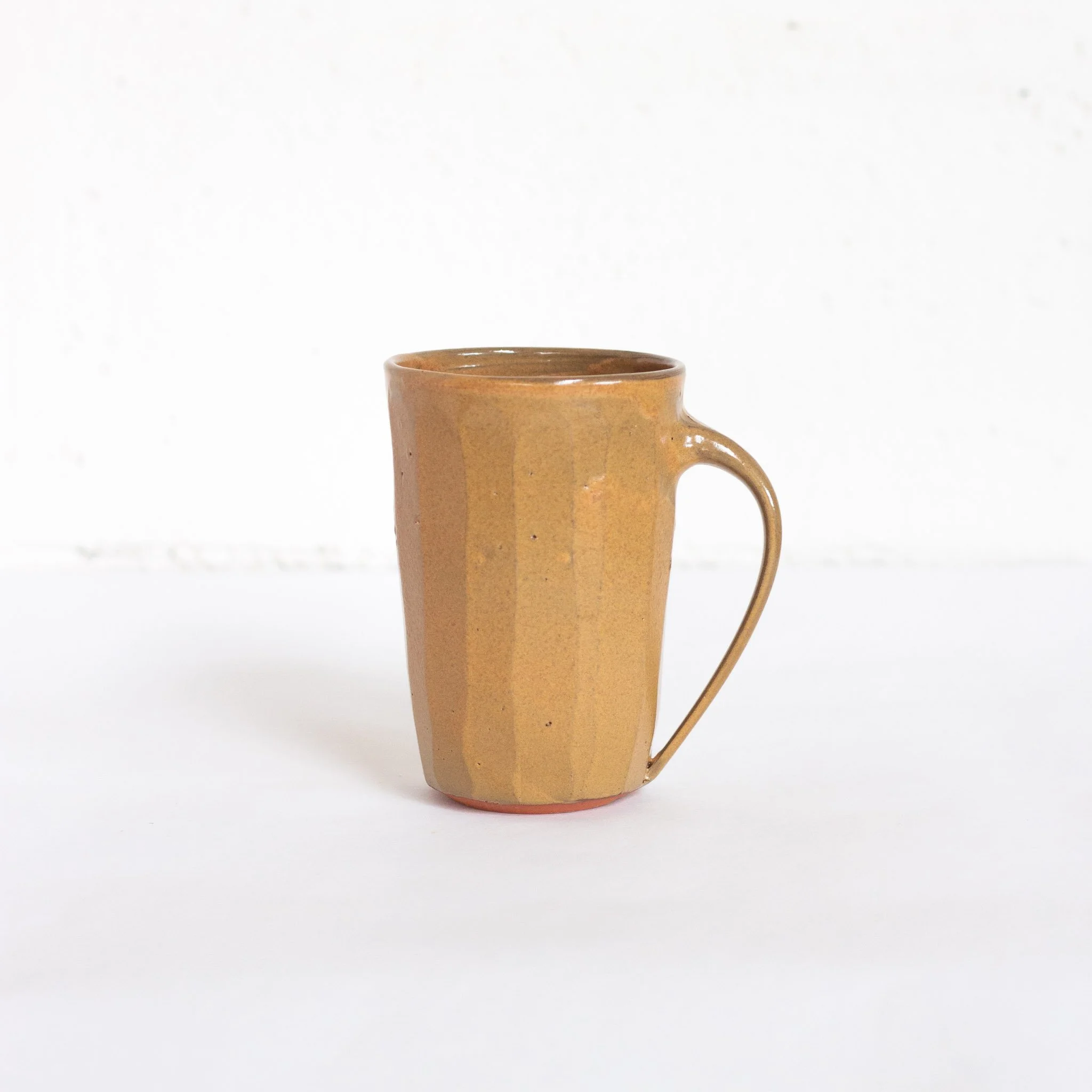 IMG_9735 MUG L jaune.jpg
