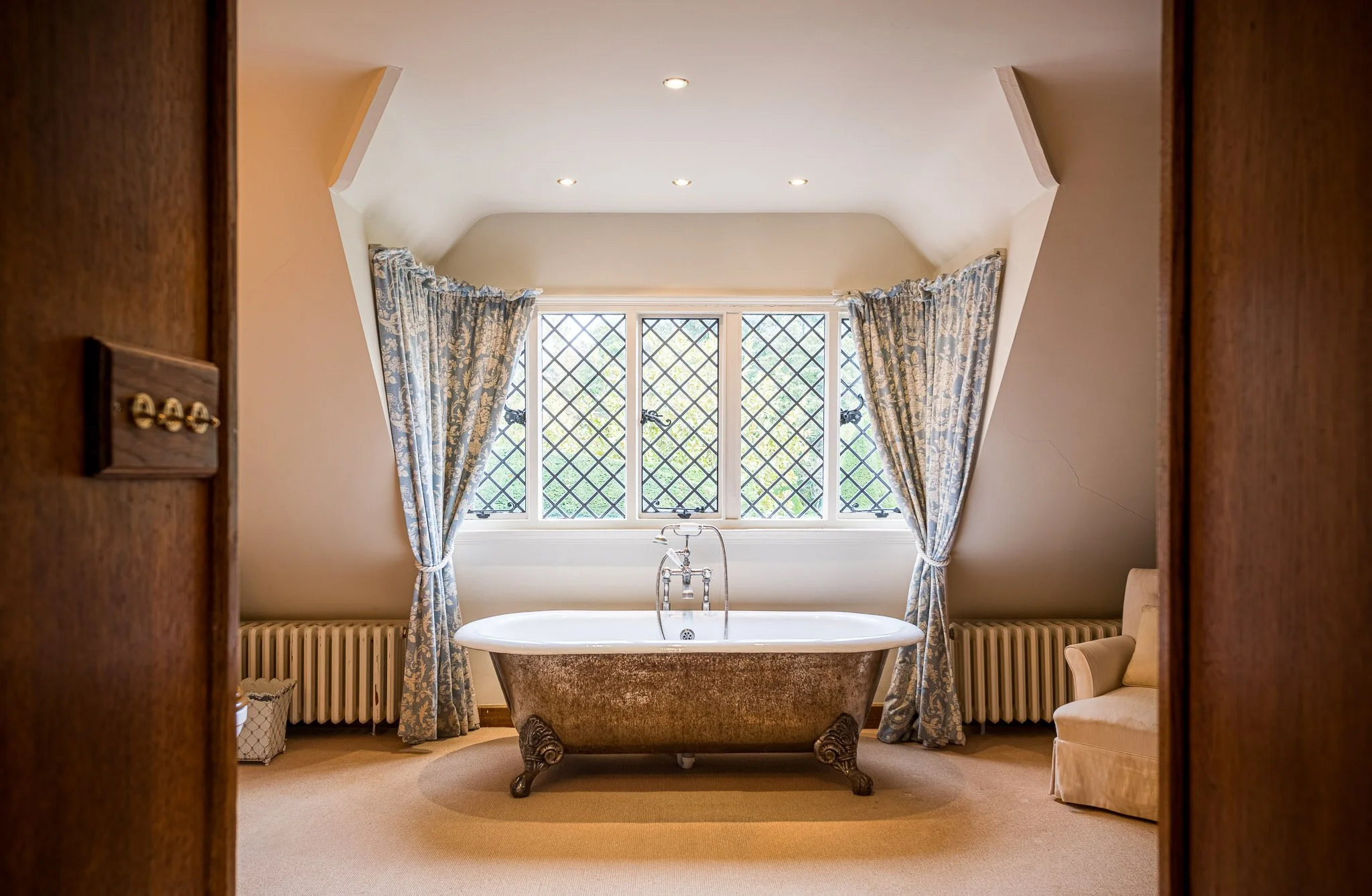 surrey-15-century-country-house-film-photo-shoot-hire-bathroom-bath-freestanding-copper.jpg
