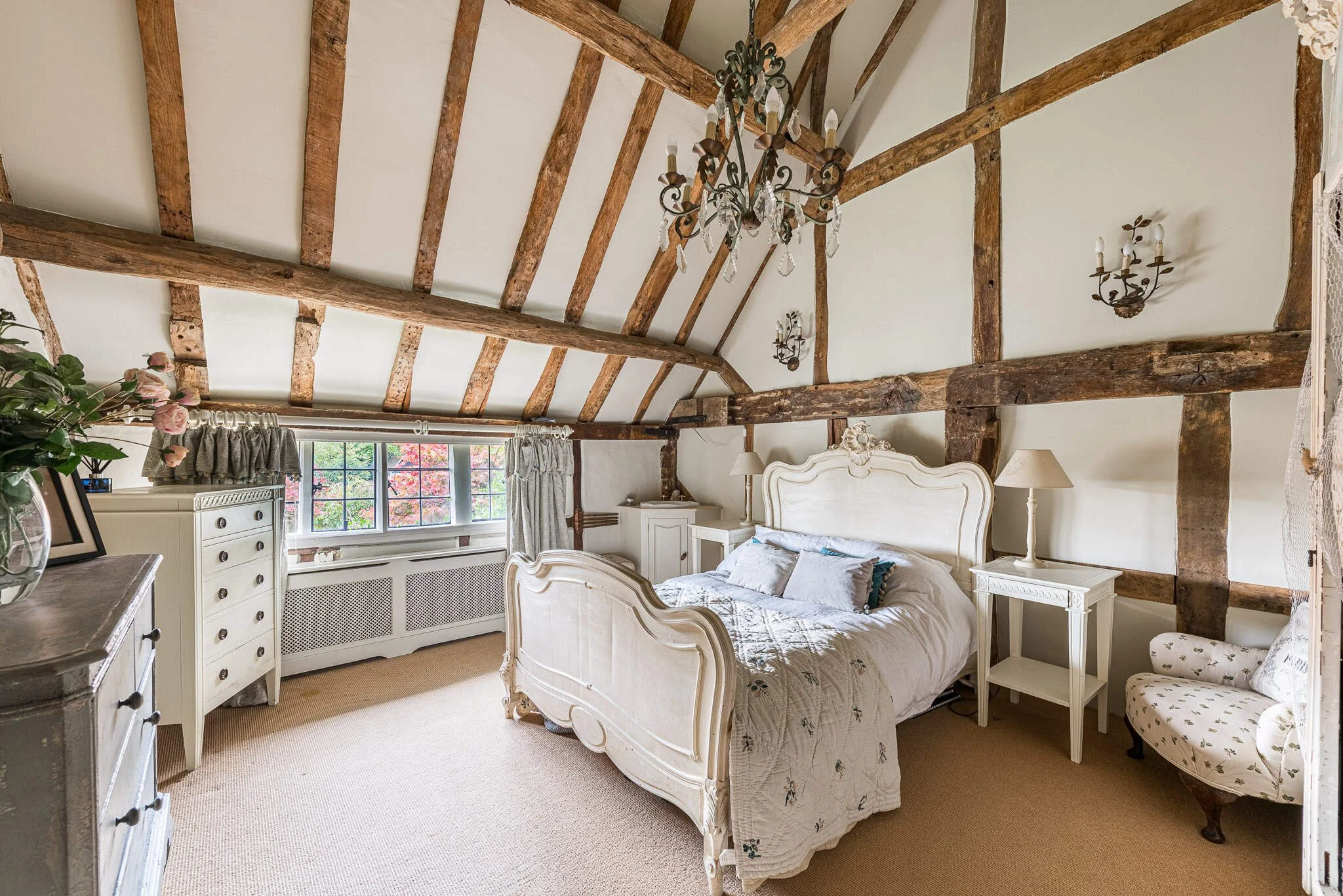 surrey-15-century-country-house-film-photo-shoot-hire-bedroom.jpg