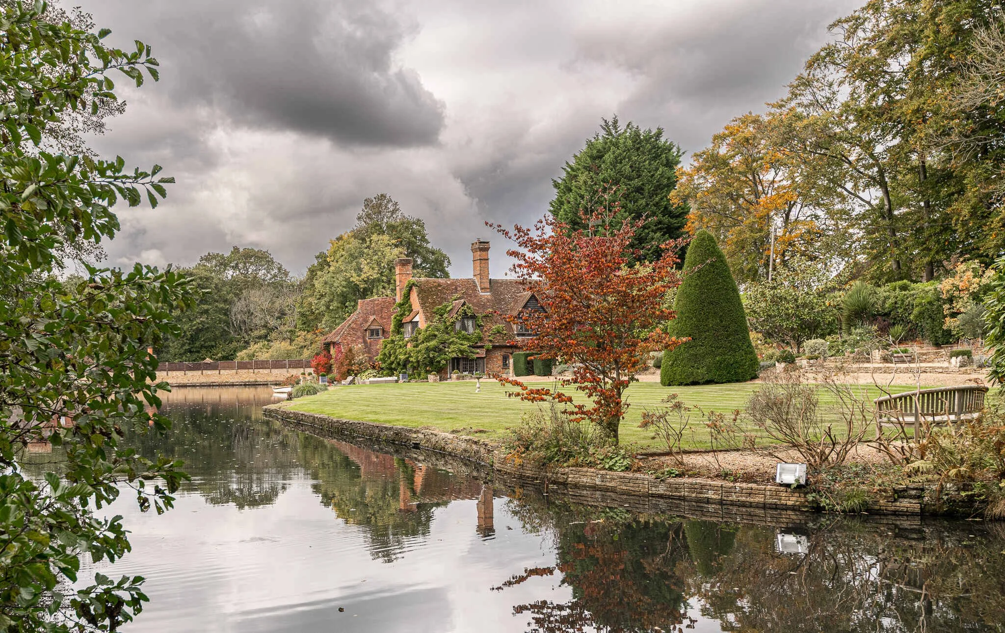 surrey-15-century-country-house-film-photo-shoot-hire-lake-side-view.jpg