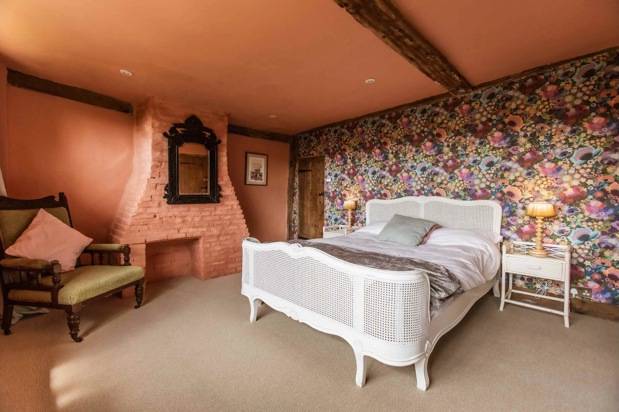 kent-period-manor-house-film-photo-shoot-event-location-unique-venue-hire-flower-bedroom_.jpg