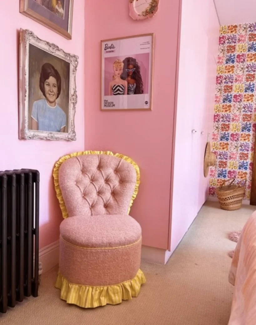 london-kitsch-wes-anderson-apartment-film-photo-shoot-location-hire-pink-vintage-bedroom.jpg