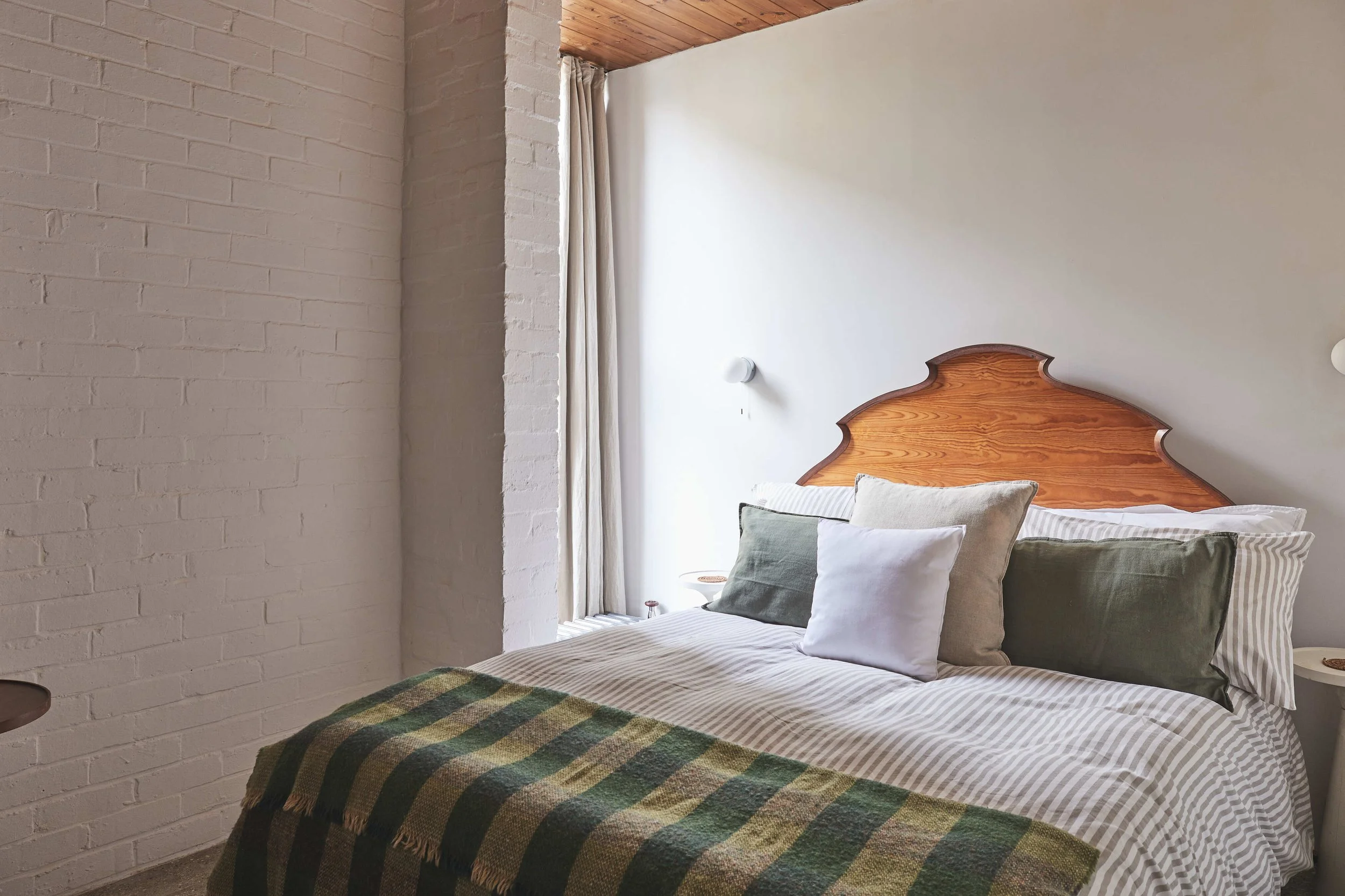 london-retro-mid-century-photo-film-shoot-location-modern-1960s-double-bed.jpg