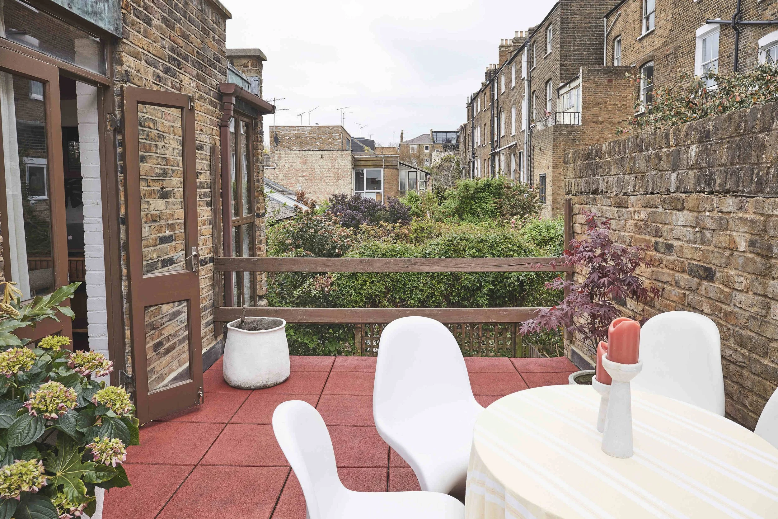 london-retro-mid-century-photo-film-shoot-location-modern-1960s-terrace.jpg