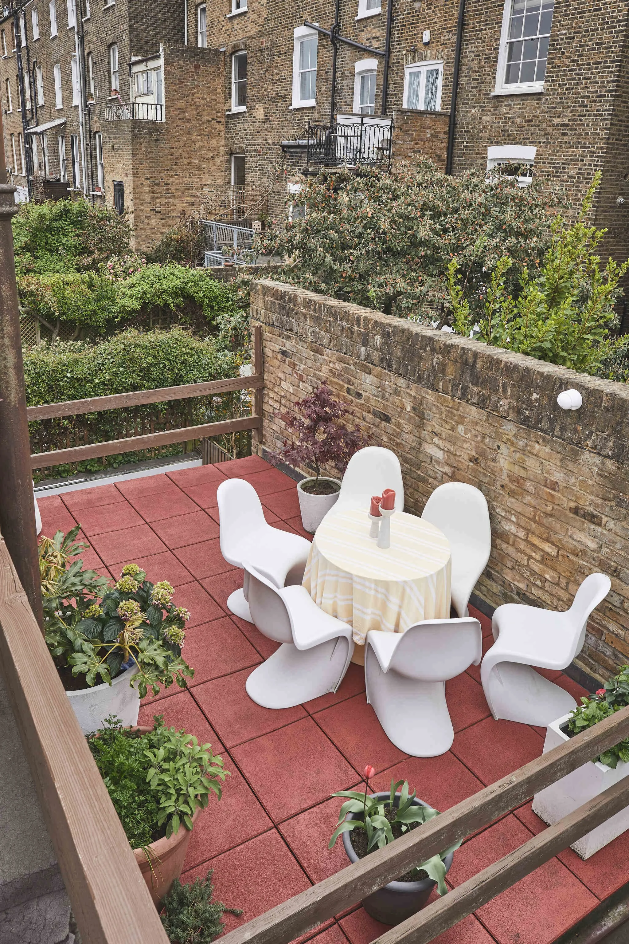 london-retro-mid-century-photo-film-shoot-location-modern-1960s-terrace-chairs.jpg