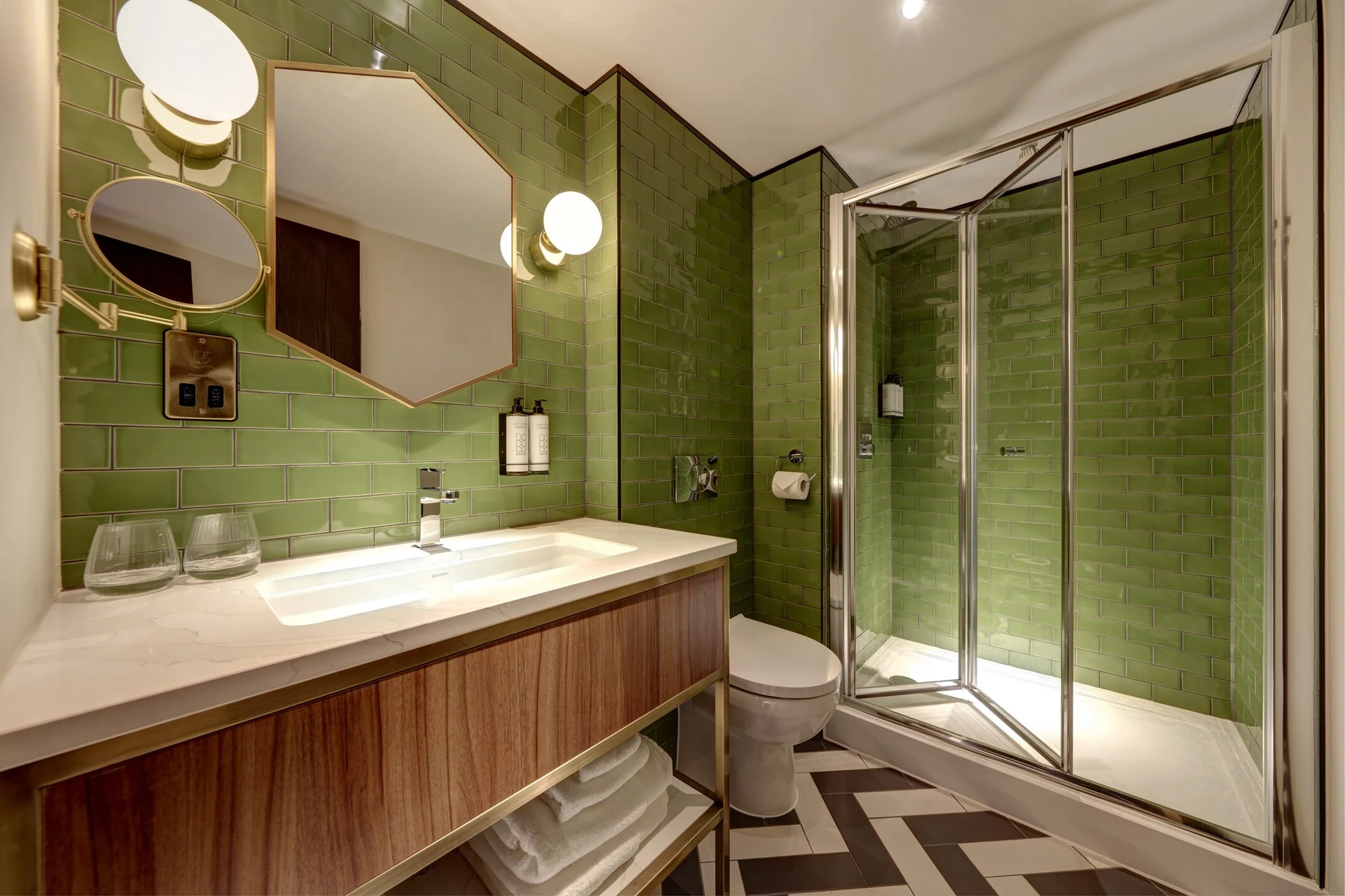 london-period-art-deco-town-hall-film-photo-shoot-event-location-unique-venue-hire-bathroom.jpg