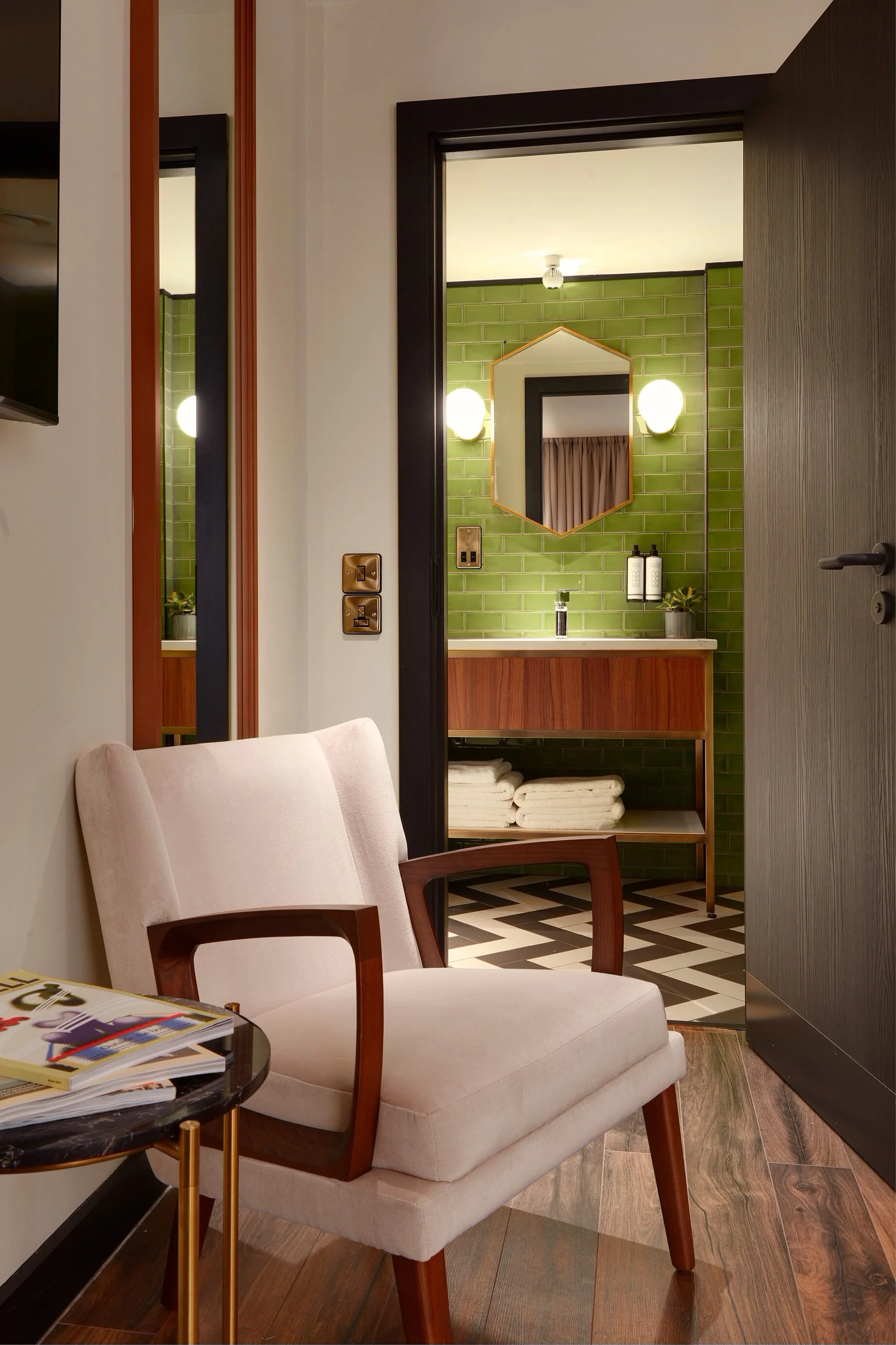 london-period-art-deco-town-hall-film-photo-shoot-event-location-unique-venue-hire-bathroom-lights.jpg