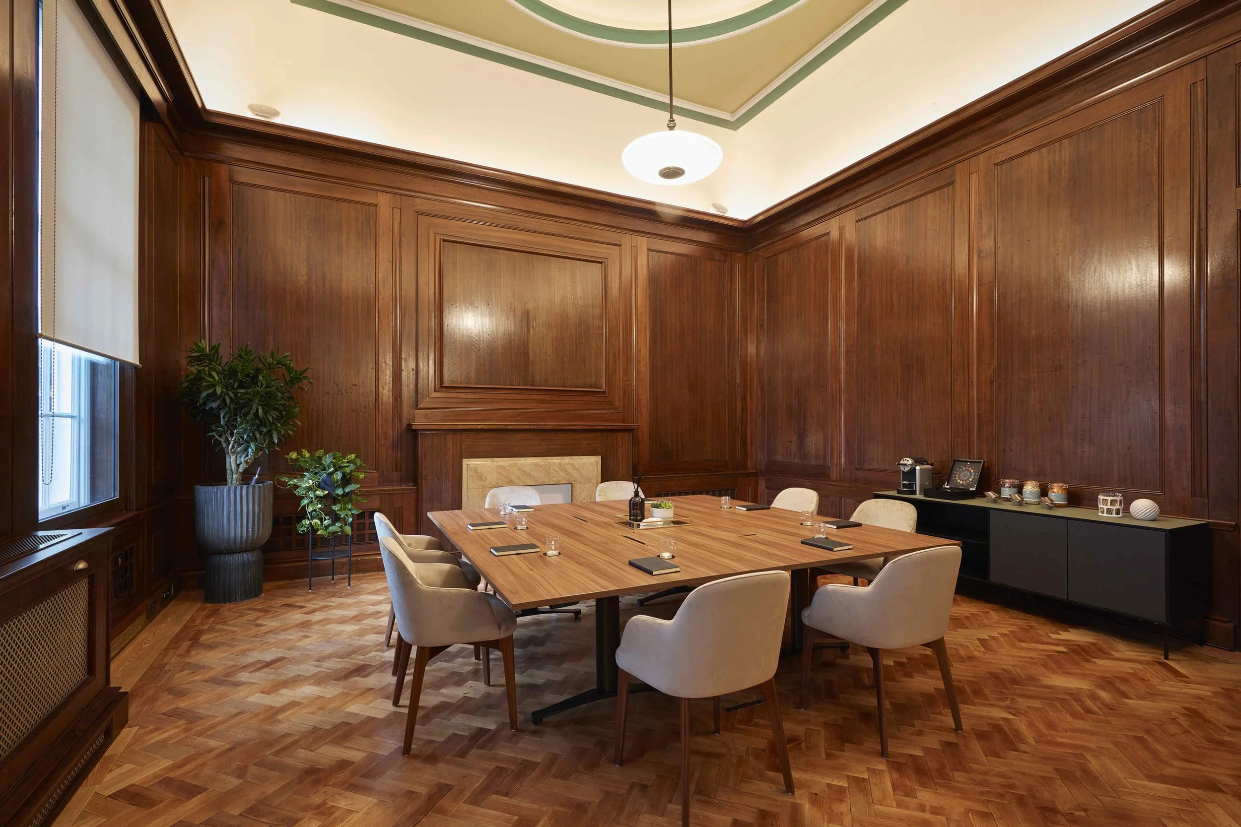 london-period-art-deco-town-hall-film-photo-shoot-event-location-unique-venue-hire-meeting-room.jpg