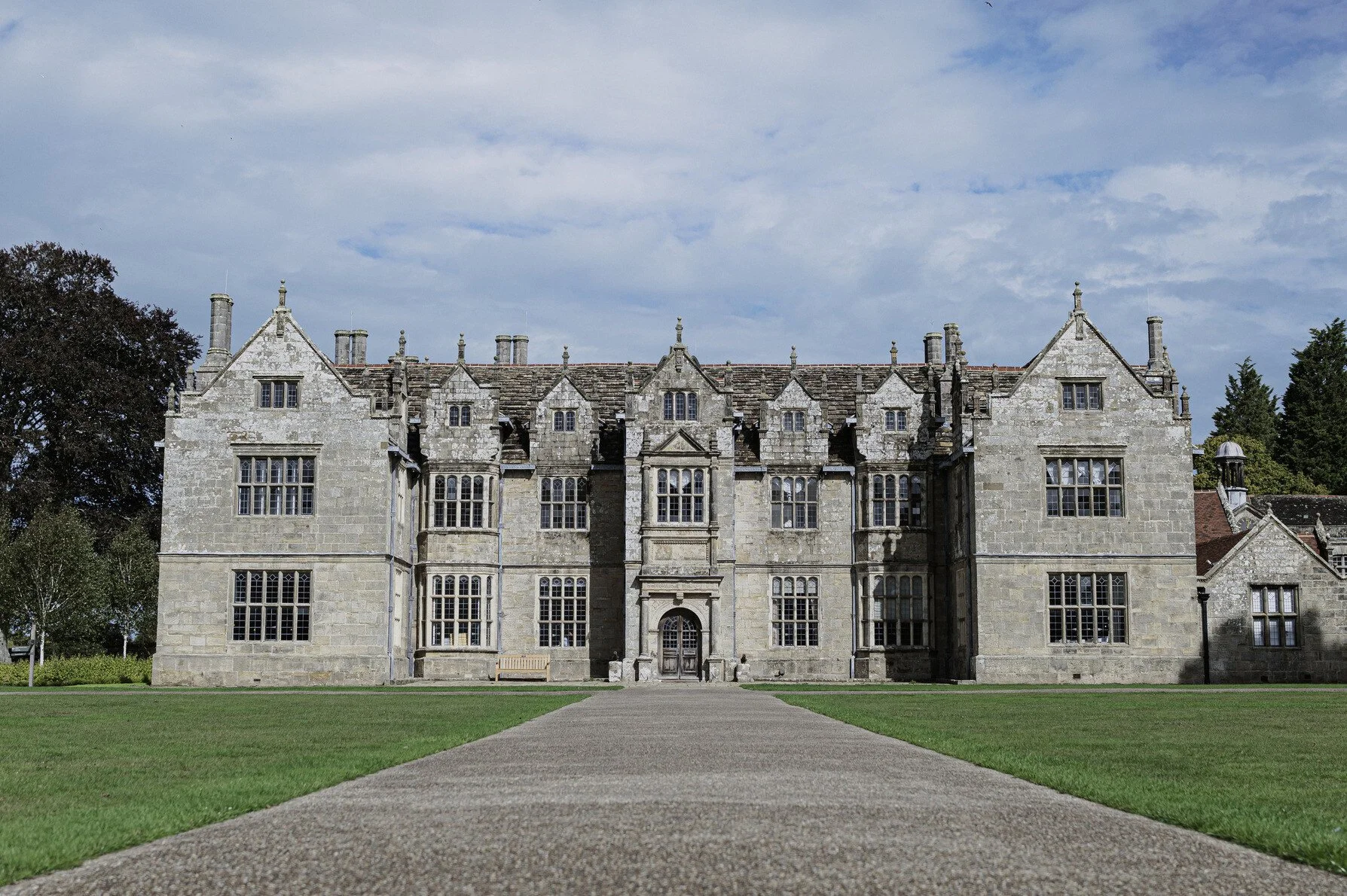 sussex-period-elizabethan-mansion-film-photo-shoot-location-unique-venue-hire-grand-driveway.jpg