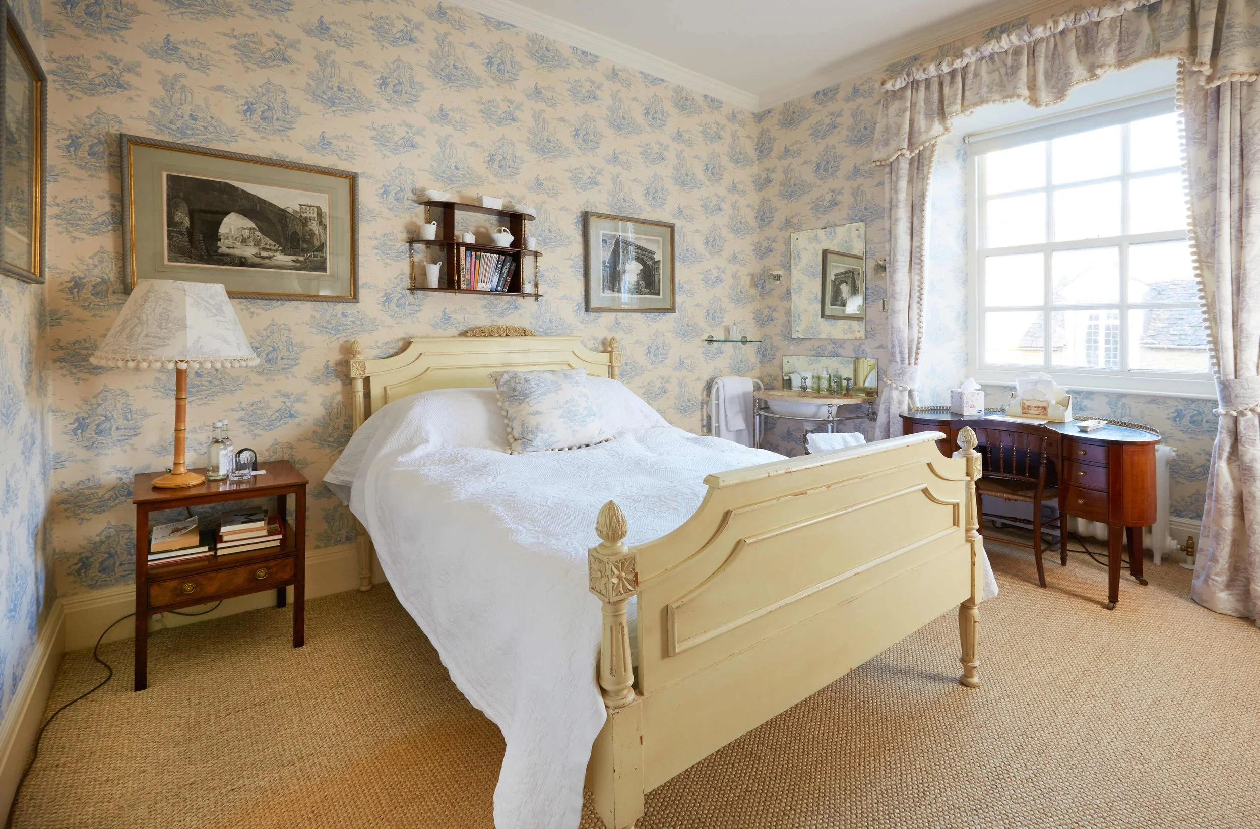 cotswolds-period-manor-house-film-photo-shoot-event-location-unique-venue-hire-bedroom.jpg