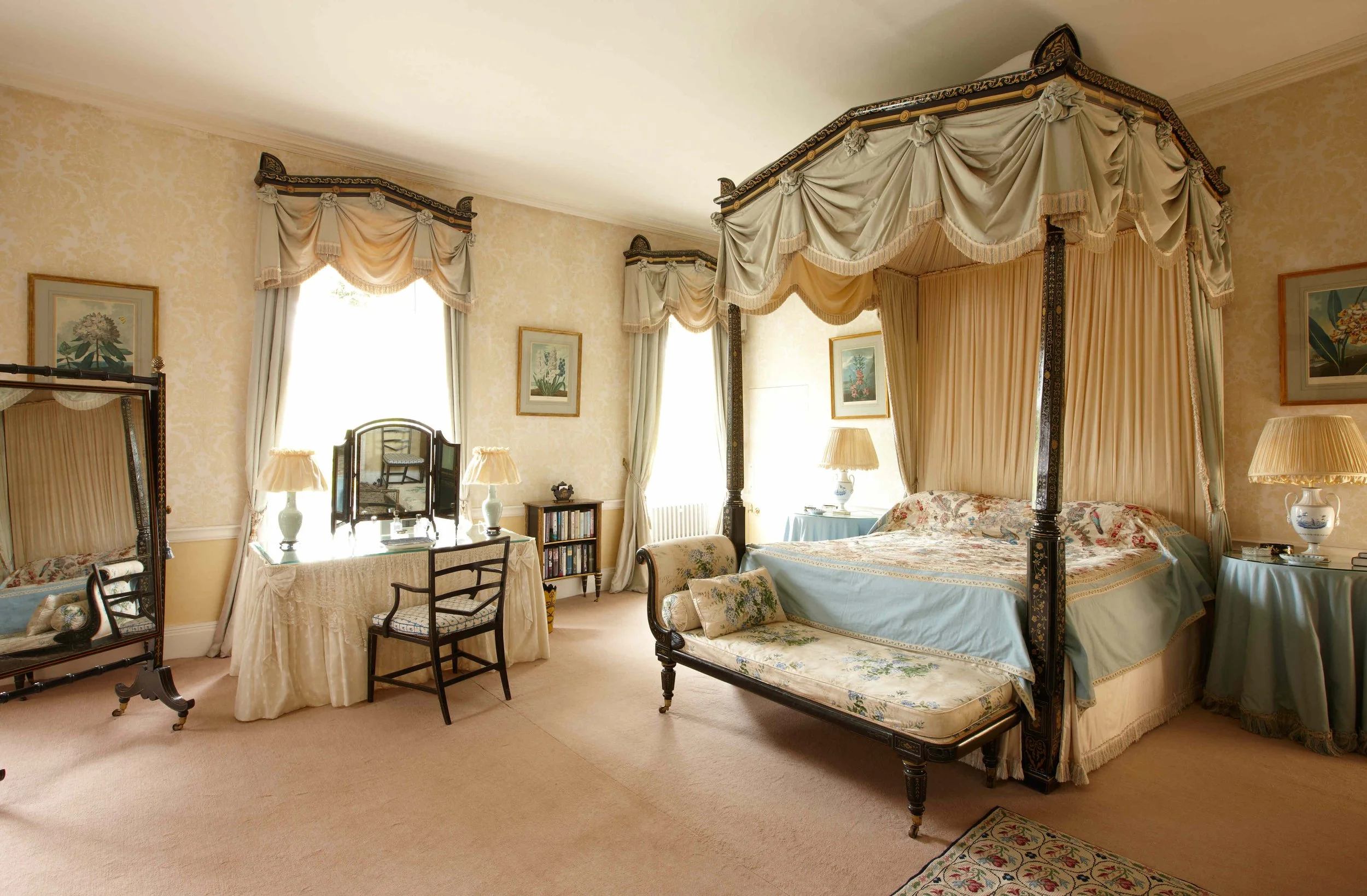 cotswolds-period-manor-house-film-photo-shoot-event-location-unique-venue-hire-blue-room.jpg