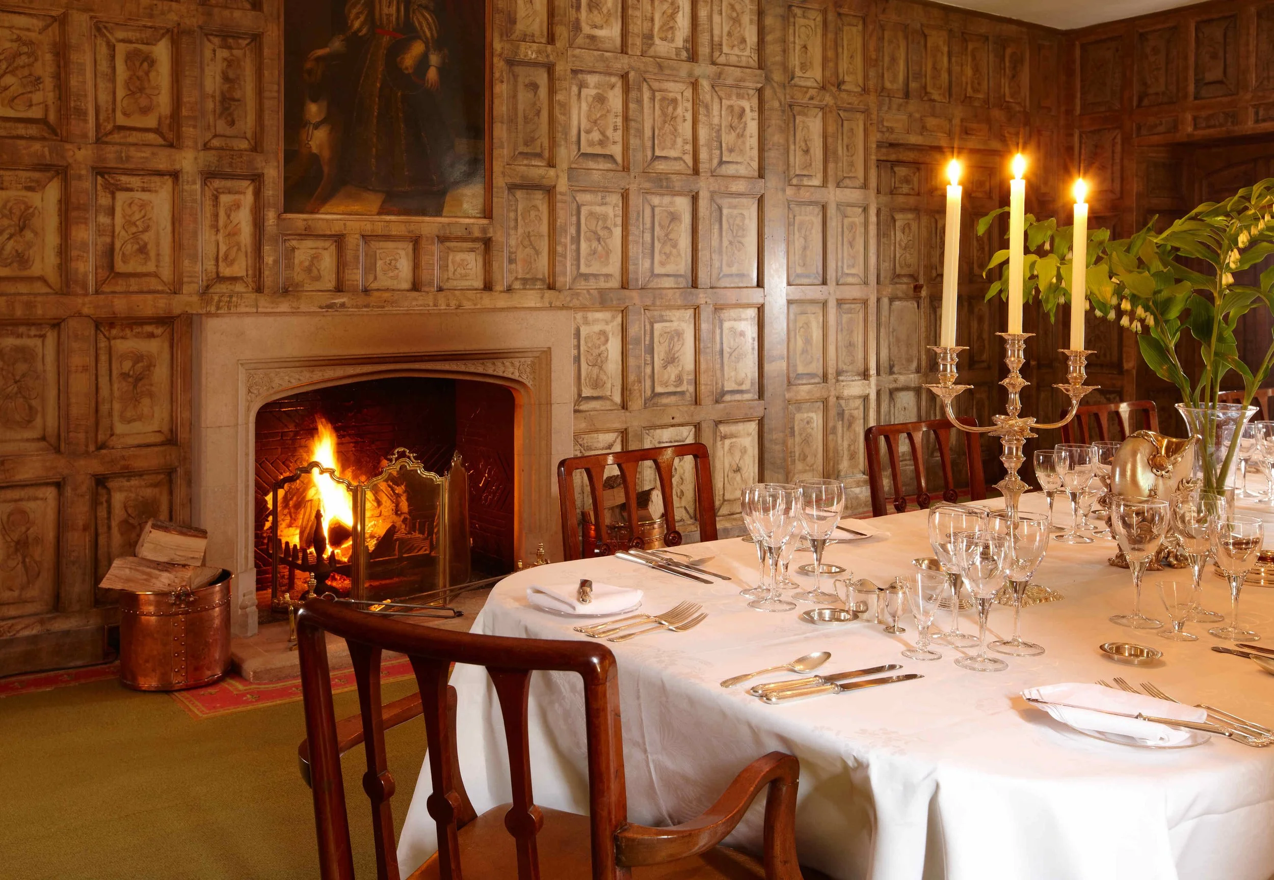 cotswolds-period-manor-house-film-photo-shoot-event-location-unique-venue-hire-dining-room-wood-panelling.jpg