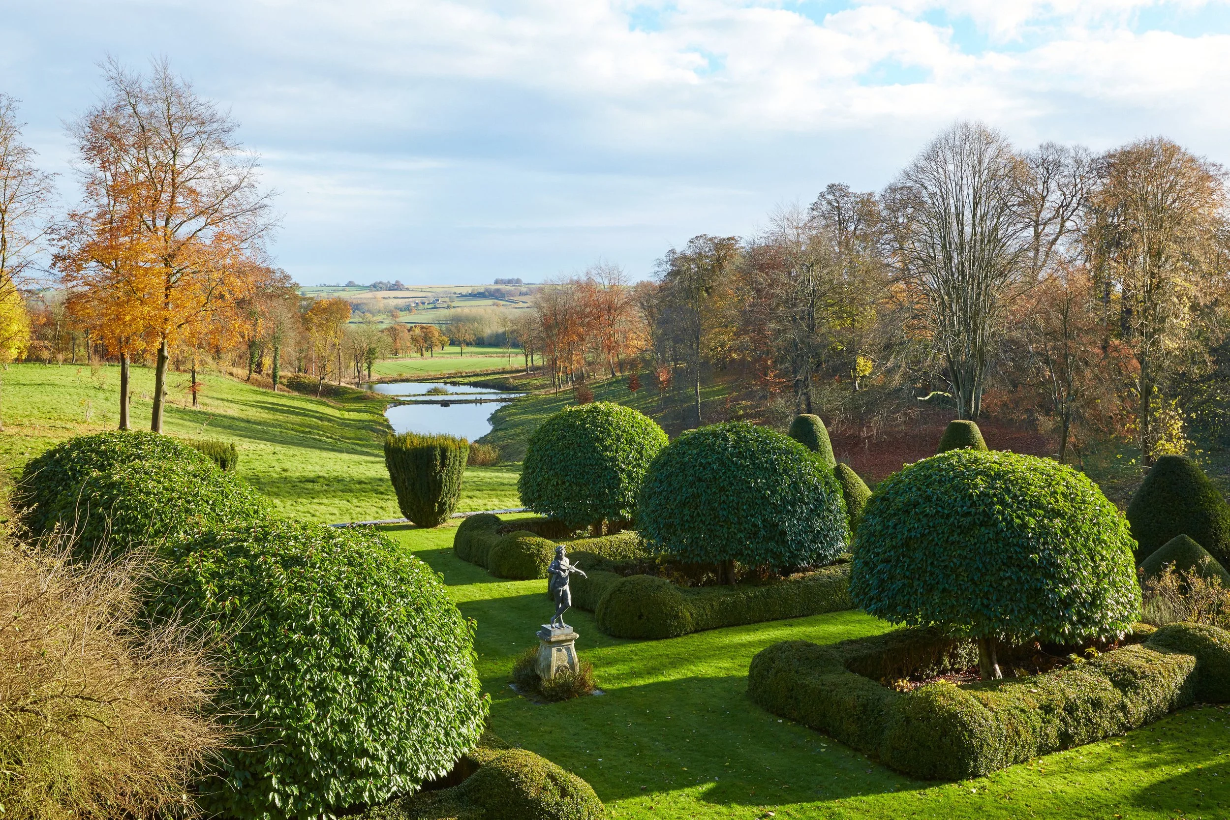 cotswolds-period-manor-house-film-photo-shoot-event-location-unique-venue-hire-topiary-hedges.jpg