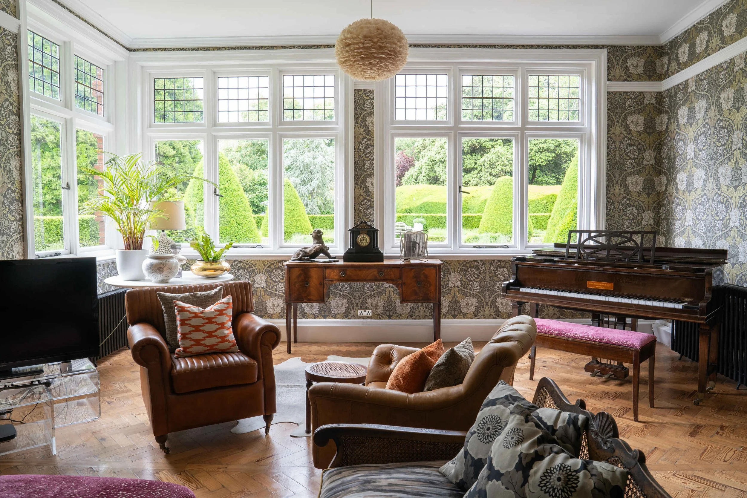 cambridgeshire-period-manor-house-film-photo-shoot-event-location-unique-venue-hire-side-table-bay-window.jpg