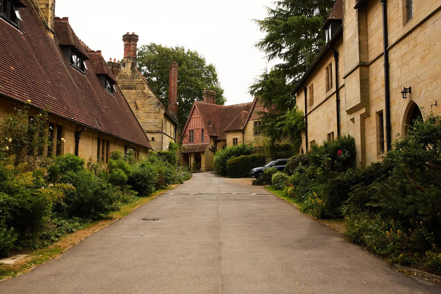 west-sussex-period-convent-film-photo-shoot-location-unique-venue-hire-driveway.jpg