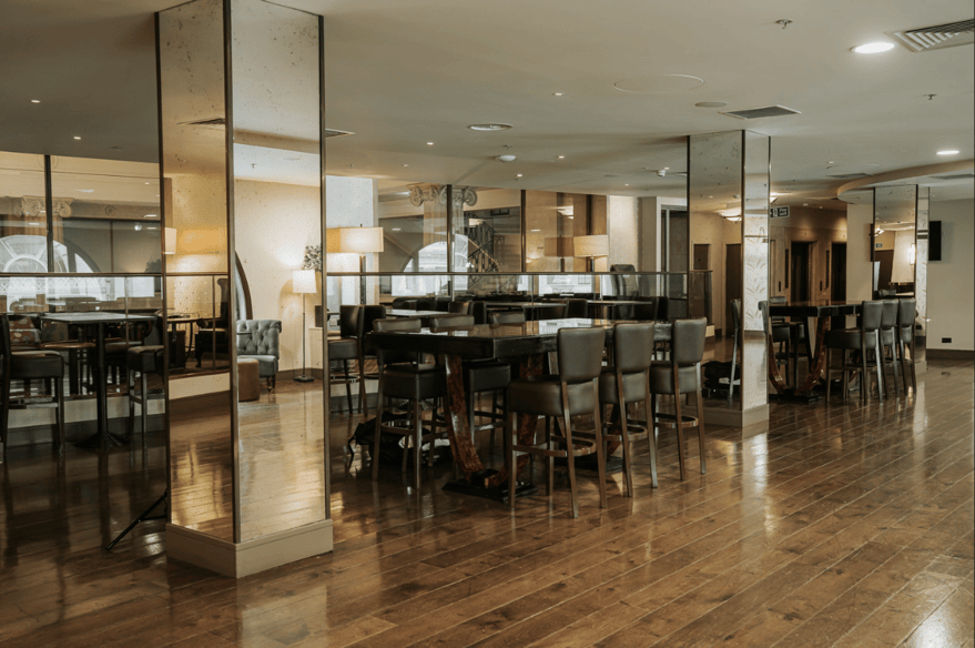 london-period-historic-art-deco-town-hall-film-photo-shoot-location-unique-venue-hire-mirrored-pillors.png