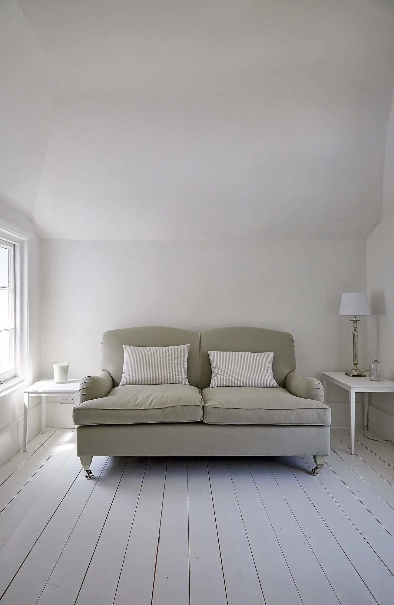 surrey-historic-period-georgian-house-film-photo-shoot-location-unique-venue-event-hire-sofa-cushions.jpg
