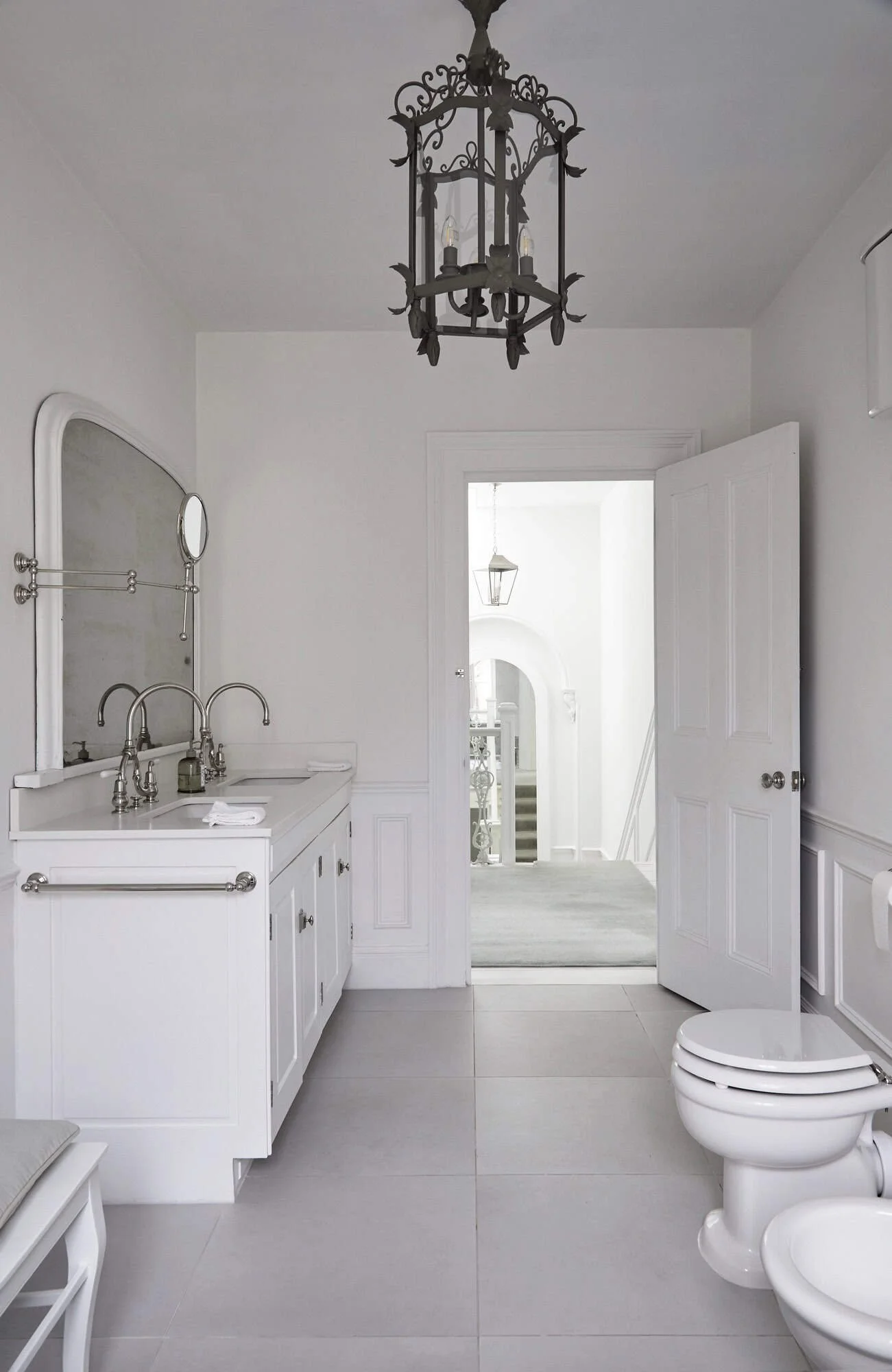surrey-historic-period-georgian-house-film-photo-shoot-location-unique-venue-event-hire-white-bathroom.jpg