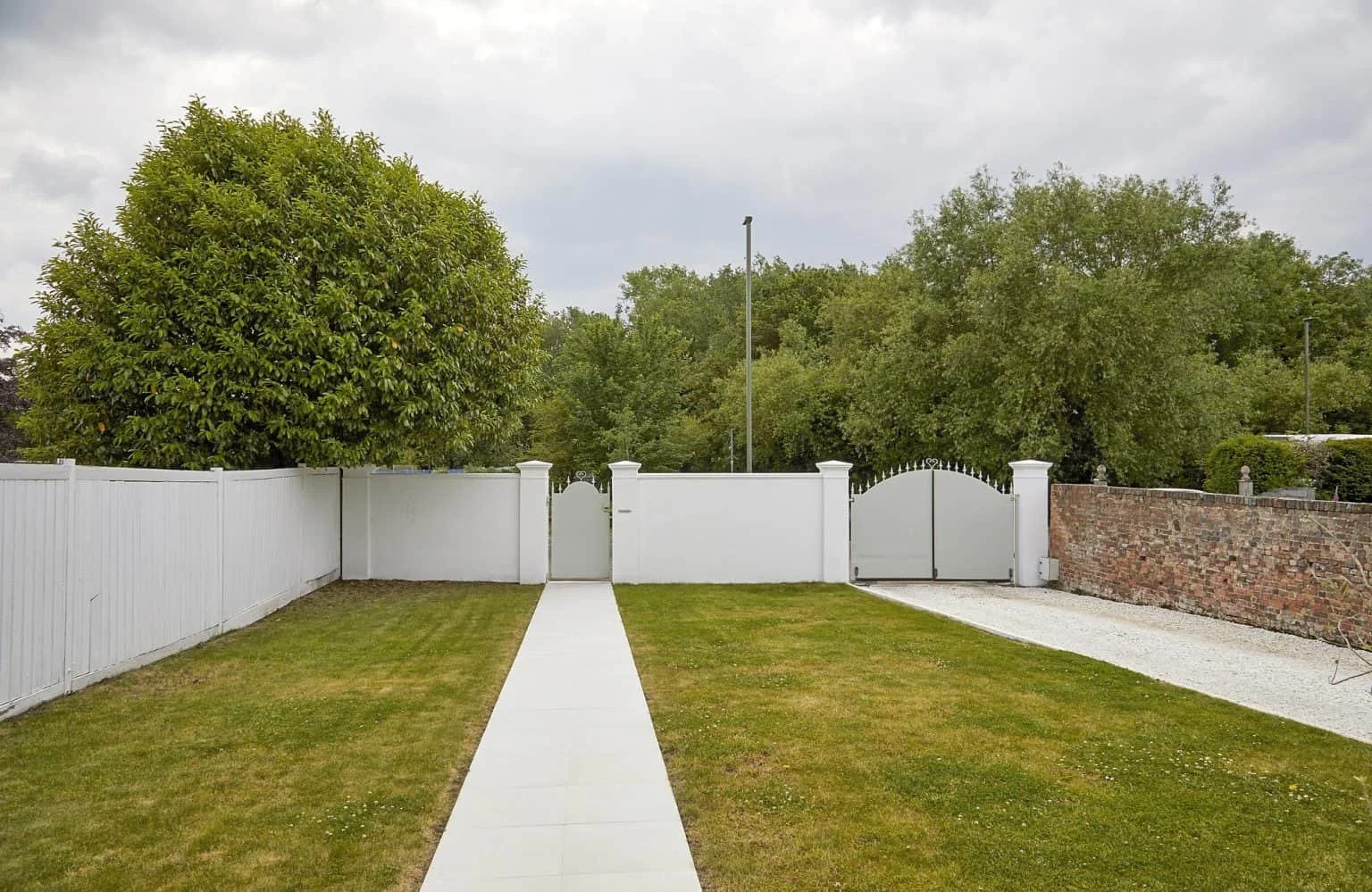 surrey-historic-period-georgian-house-film-photo-shoot-location-unique-venue-event-hire-garden-gate-path-white.jpg