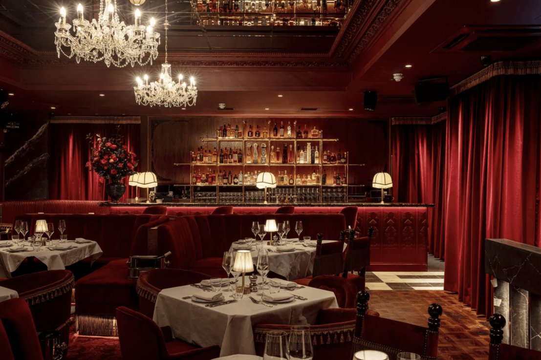 london-historic-private-members-club-film-photo-shoot-event-location-unique-venue-hire-fine-dining-bar-chandeliers.png
