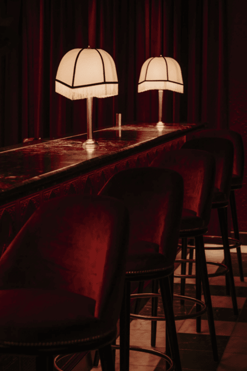 london-historic-private-members-club-film-photo-shoot-event-location-unique-venue-hire-fine-dining-restaurant-white-table-lamps.png
