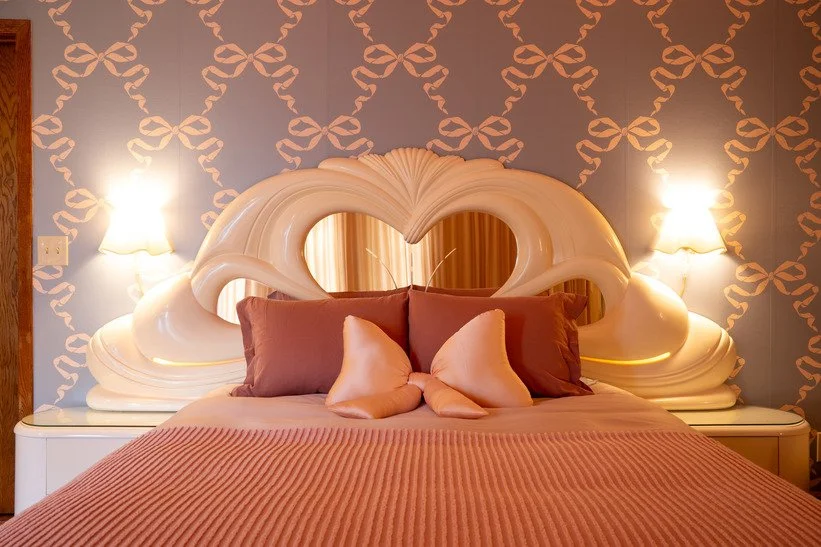 michigan-usa-kitsch-mid-century-house-film-photo-shoot-location-unique-venue-hire-bed-heart-shaped.jpg