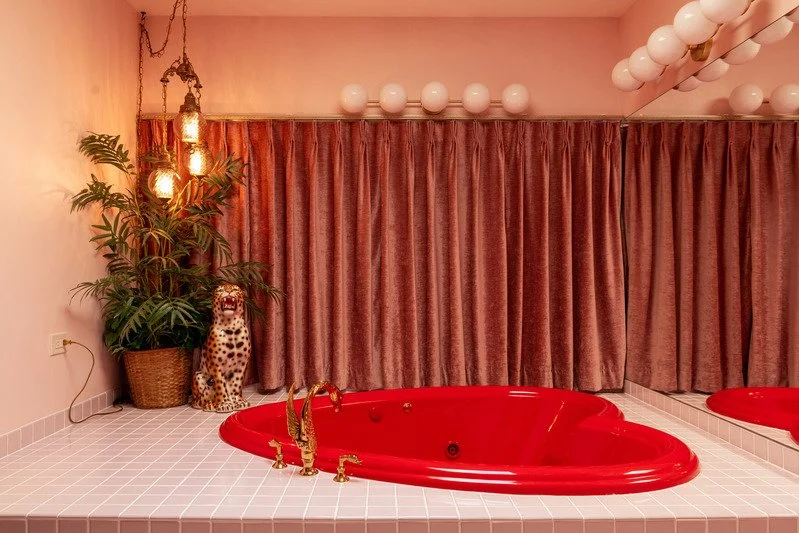 michigan-usa-kitsch-mid-century-house-film-photo-shoot-location-unique-venue-hire-love-heart-red-bath.jpg