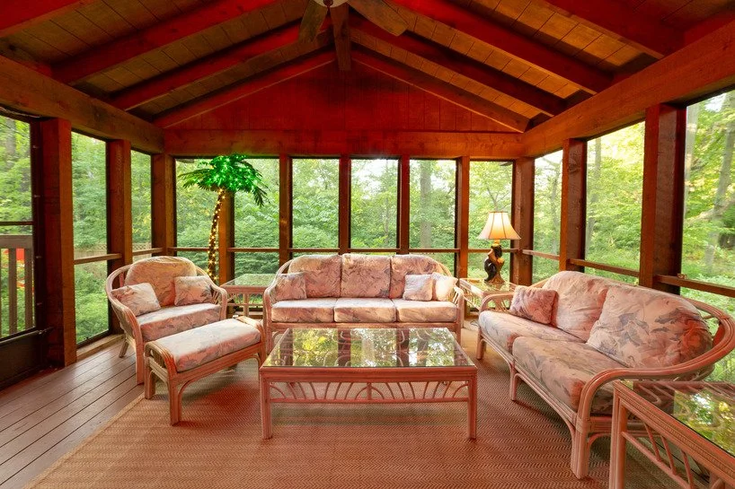 michigan-usa-kitsch-mid-century-house-film-photo-shoot-location-unique-venue-hire-porch-cane-furniture.jpg