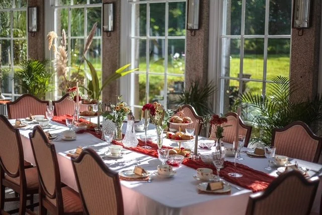 cornwall-historic-regency-country-house-film-photo-shoot-event-location-unique-venue-hire-fine-dining-room-table.jpg
