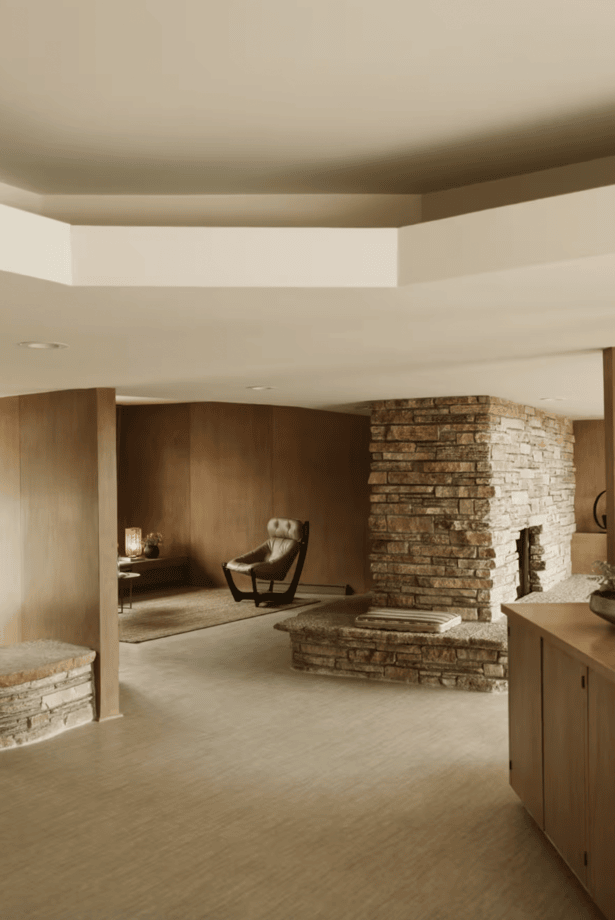 wisconsin-usa-retro-1960s-photo-film-shoot-location-modern-ceiling-features.png