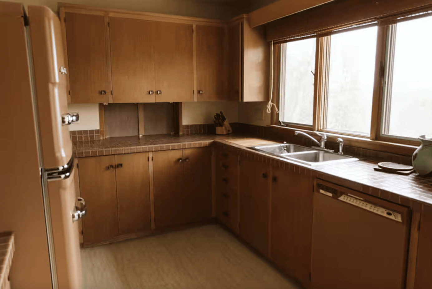wisconsin-usa-retro-1960s-photo-film-shoot-location-modern-kitchen.png
