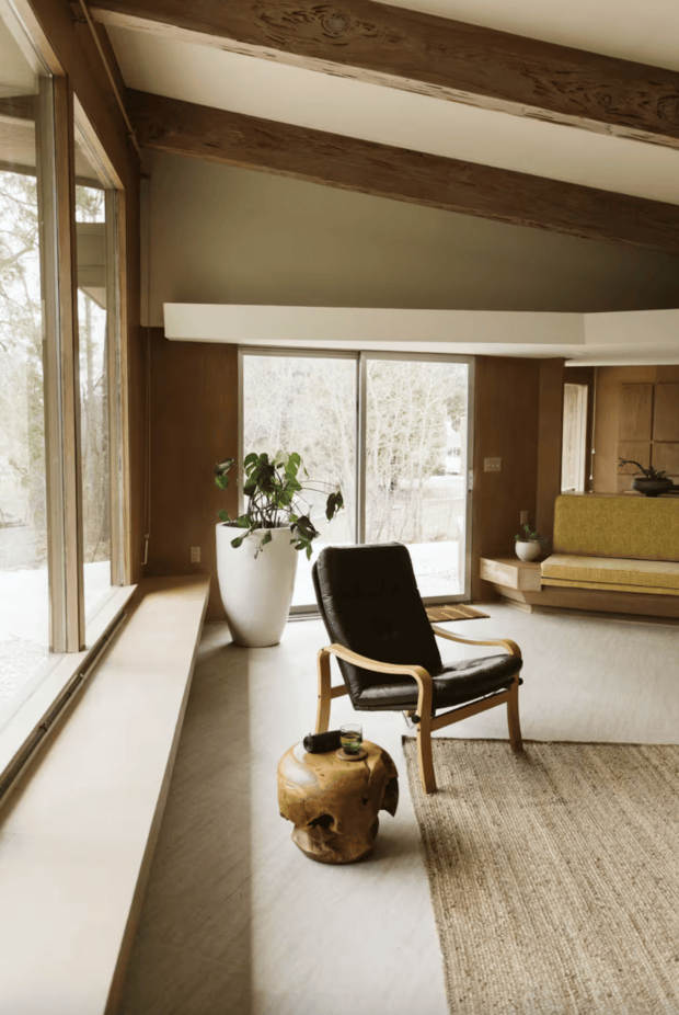 wisconsin-usa-retro-1960s-photo-film-shoot-location-modern-sloped-ceiling.png