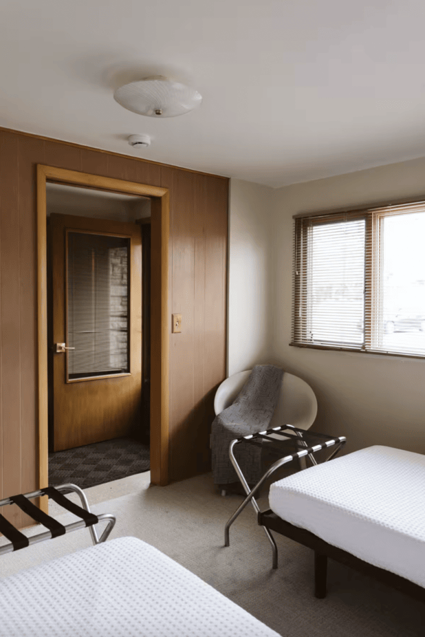 wisconsin-usa-retro-1960s-photo-film-shoot-location-modern-wooden-interior-door.png