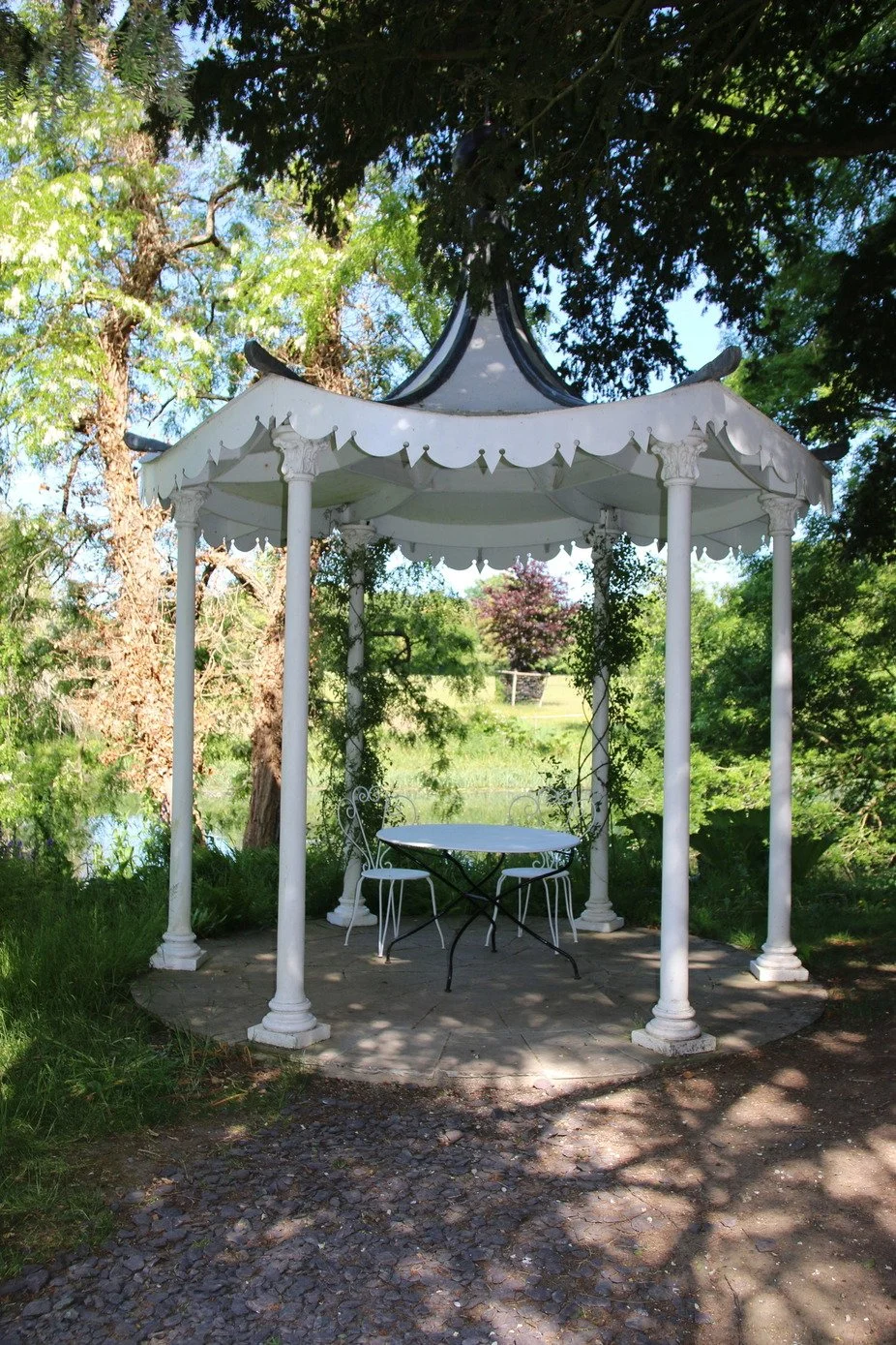 kent-historic-period-manor-house-film-photo-shoot-event-location-unique-venue-hire-pagoda.jpg