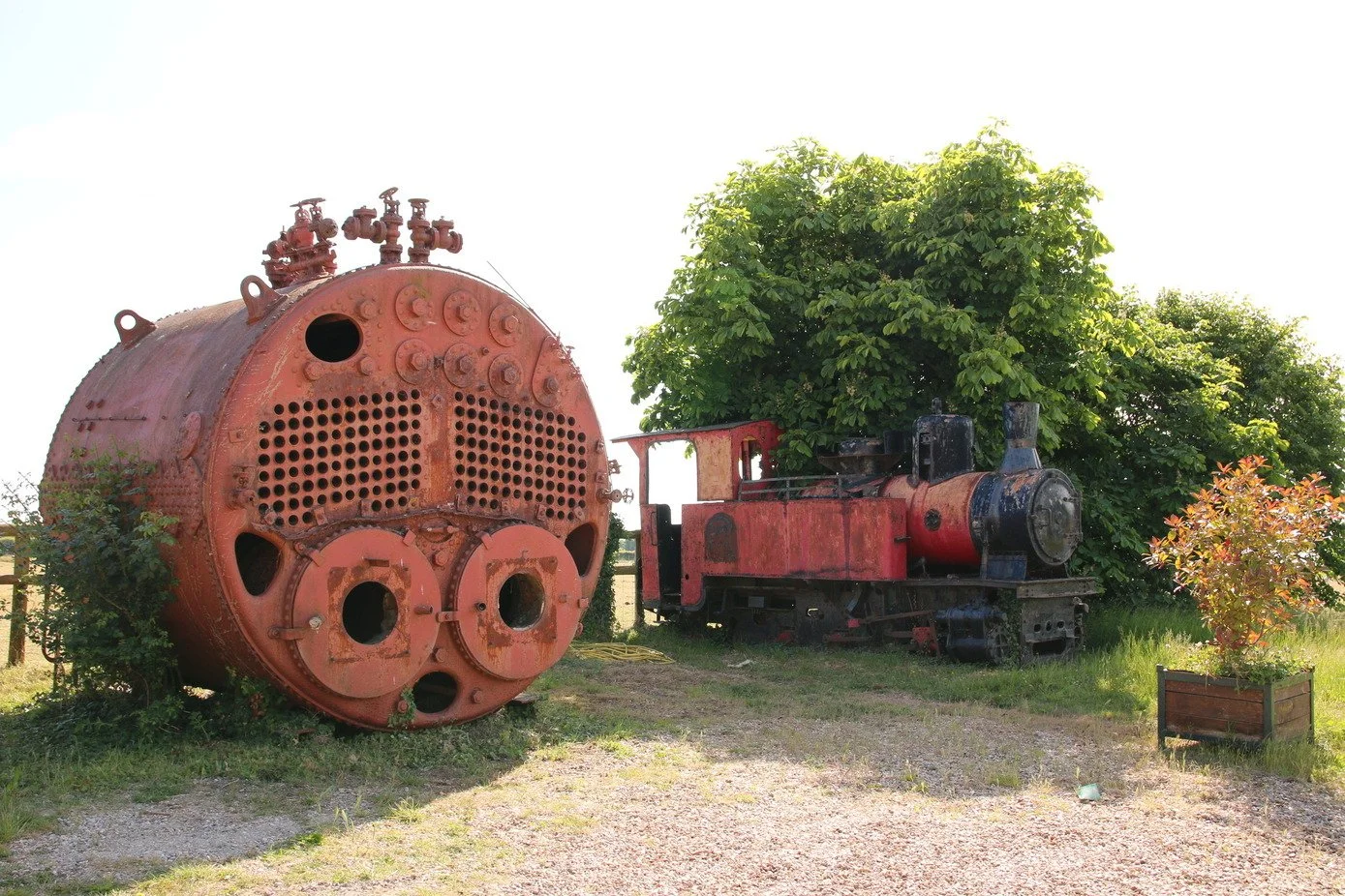 kent-historic-period-manor-house-film-photo-shoot-event-location-unique-venue-hire-vintage-rusting-steam-train.jpg