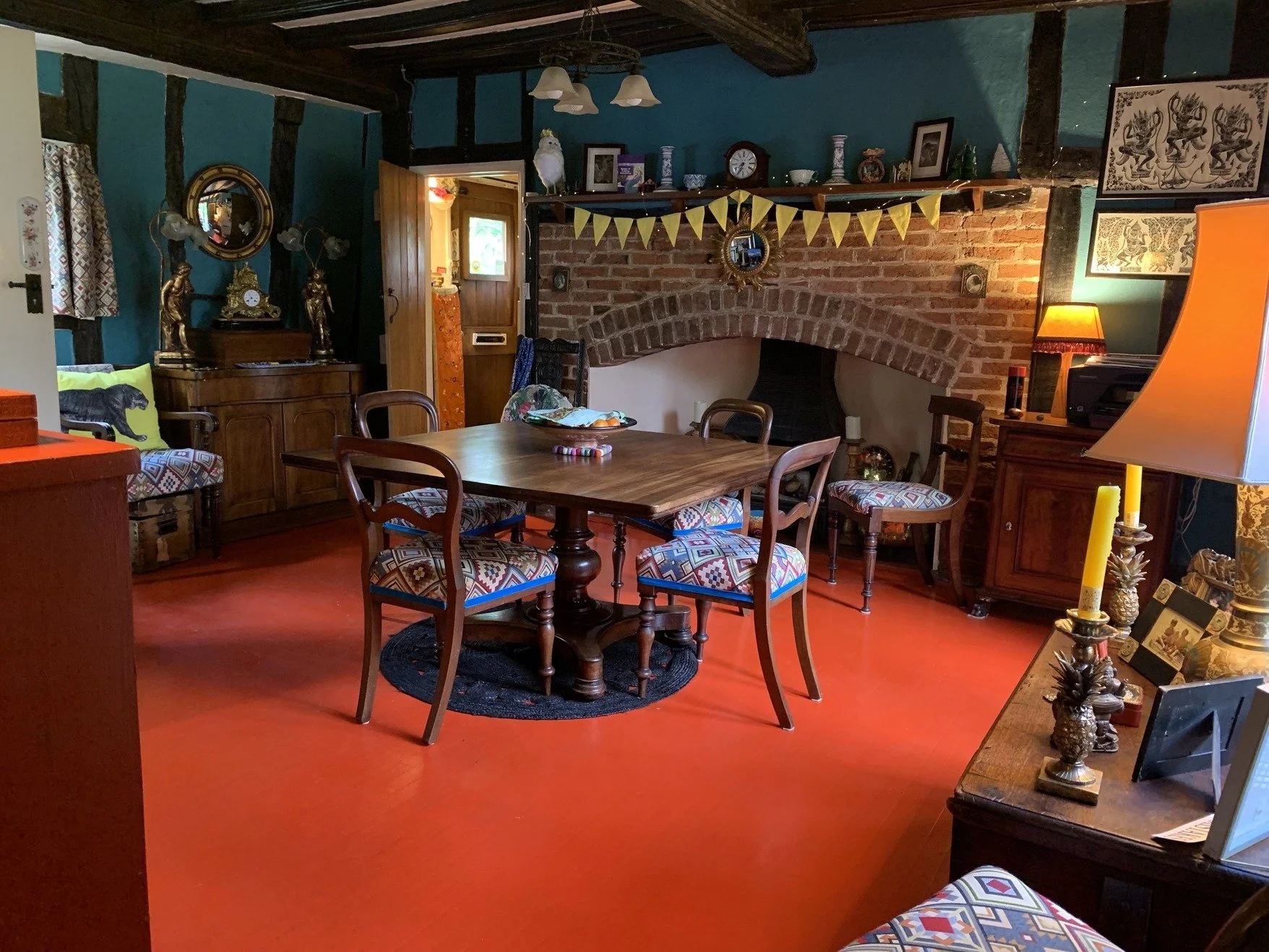 cambridgeshire-thatched-cottage-film-photo-shoot-location-unique-venue-hire-dining-room-table.jpg