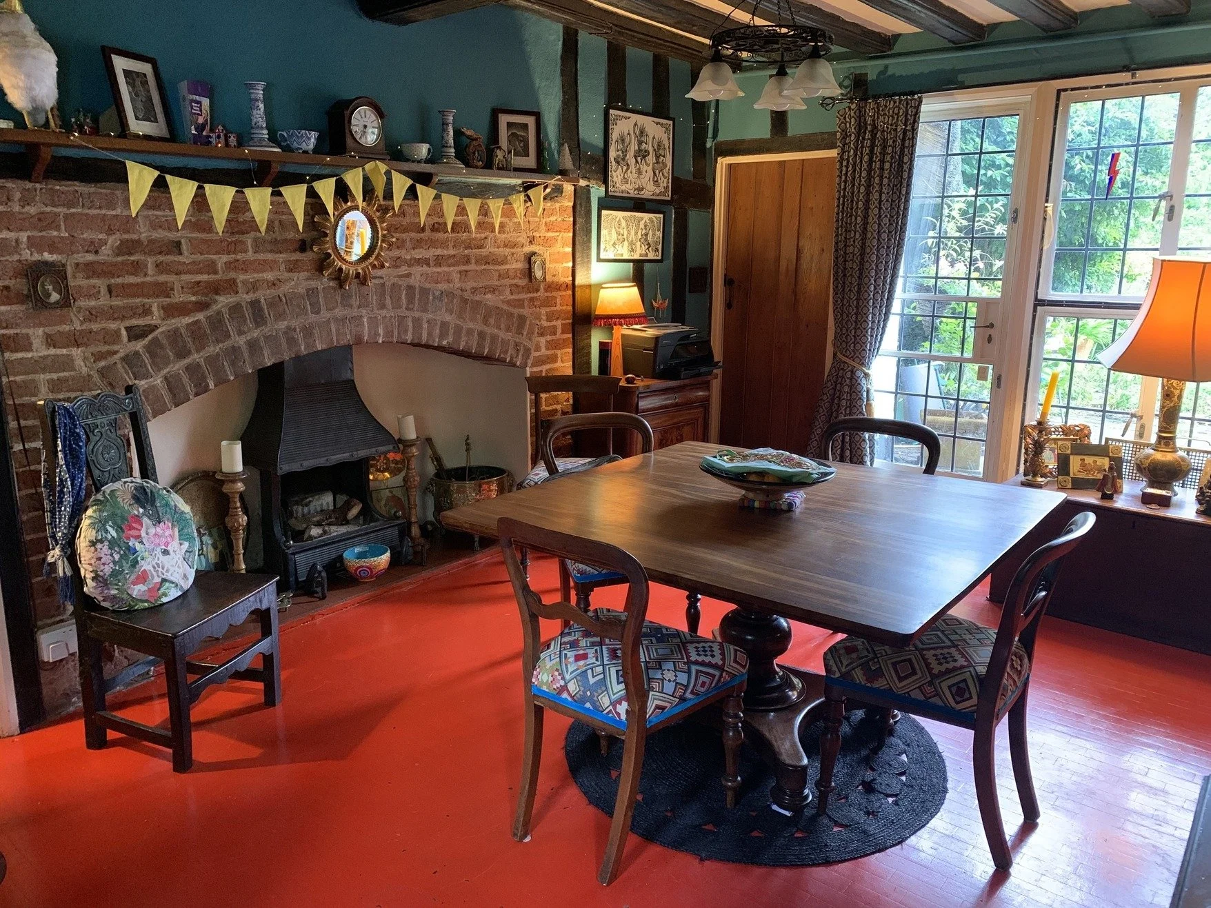 cambridgeshire-thatched-cottage-film-photo-shoot-location-unique-venue-hire-dining-room.jpg