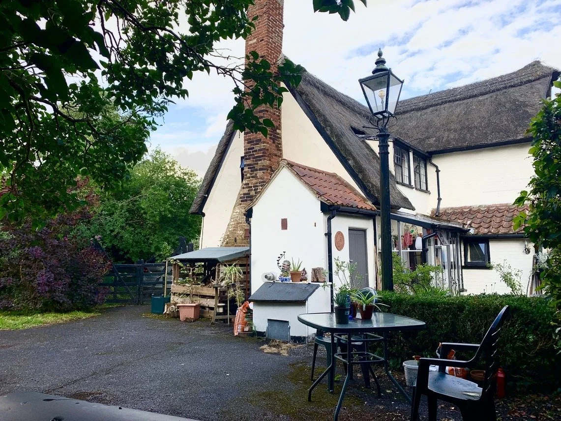 cambridgeshire-thatched-cottage-film-photo-shoot-location-unique-venue-hire-facade-side-view (1).jpg