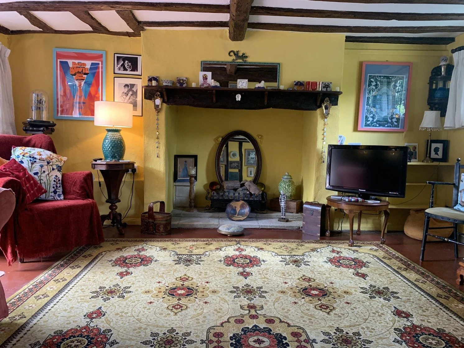 cambridgeshire-thatched-cottage-film-photo-shoot-location-unique-venue-hire-yellow-living-room.jpg