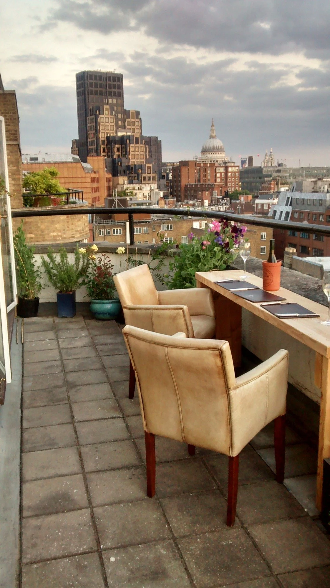 london-florin-court-art-deco-penthouse-apartment-balcony-st-pauls.jpg