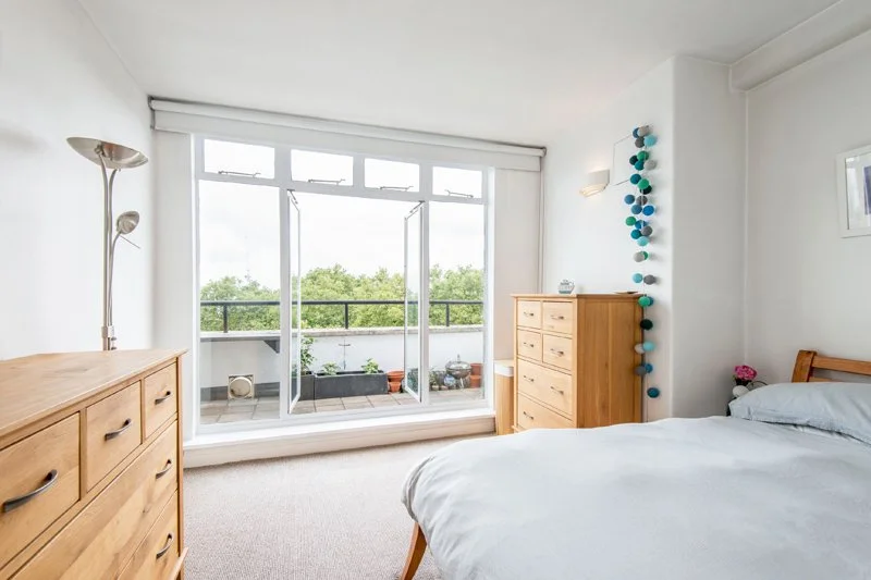 london-florin-court-art-deco-penthouse-apartment-bedroom.jpg