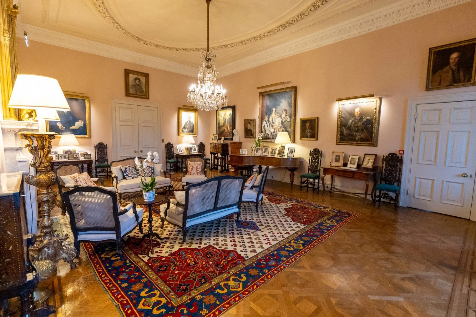 hampshire-edwardian-country-mansion-period-film-photo-shoot-event-venue-hire-dining-room.jpg