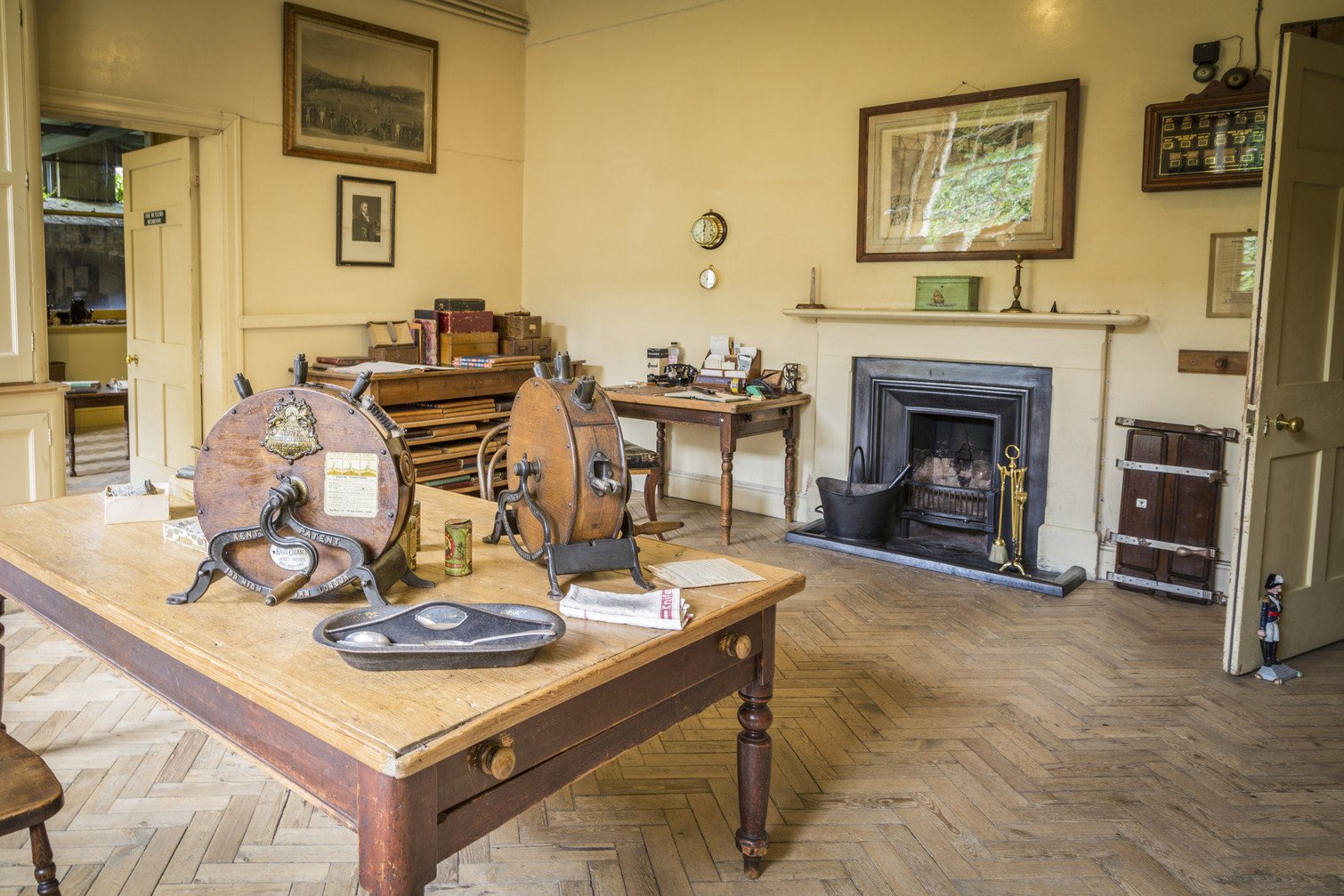 hampshire-edwardian-country-mansion-period-film-photo-shoot-event-venue-hire-servants-kitchen-area.jpg
